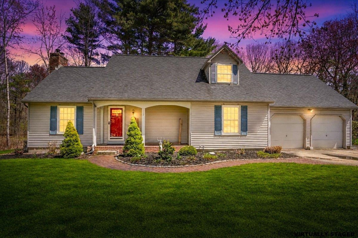 112 Hardy Rd, Londonderry, NH 03053