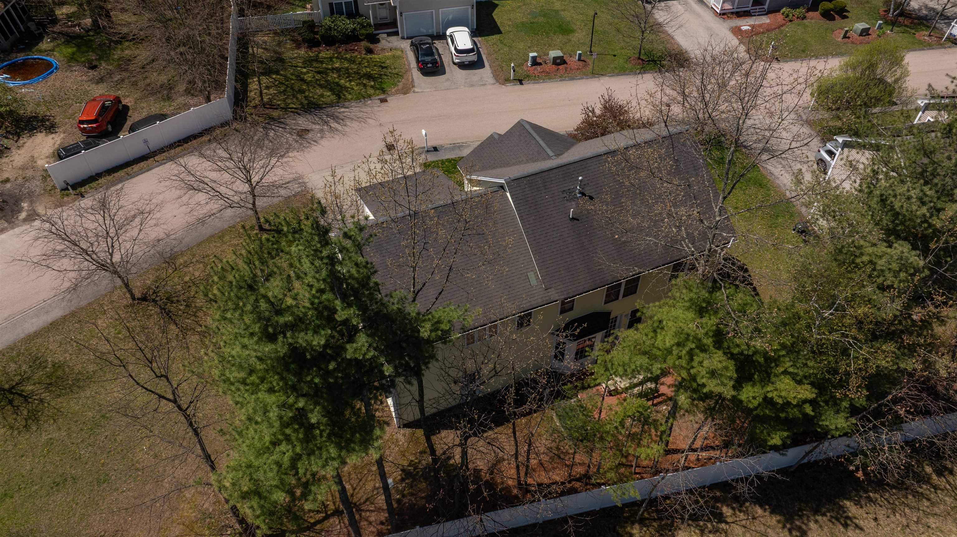 2 Lowther Pl, Nashua, NH 03062