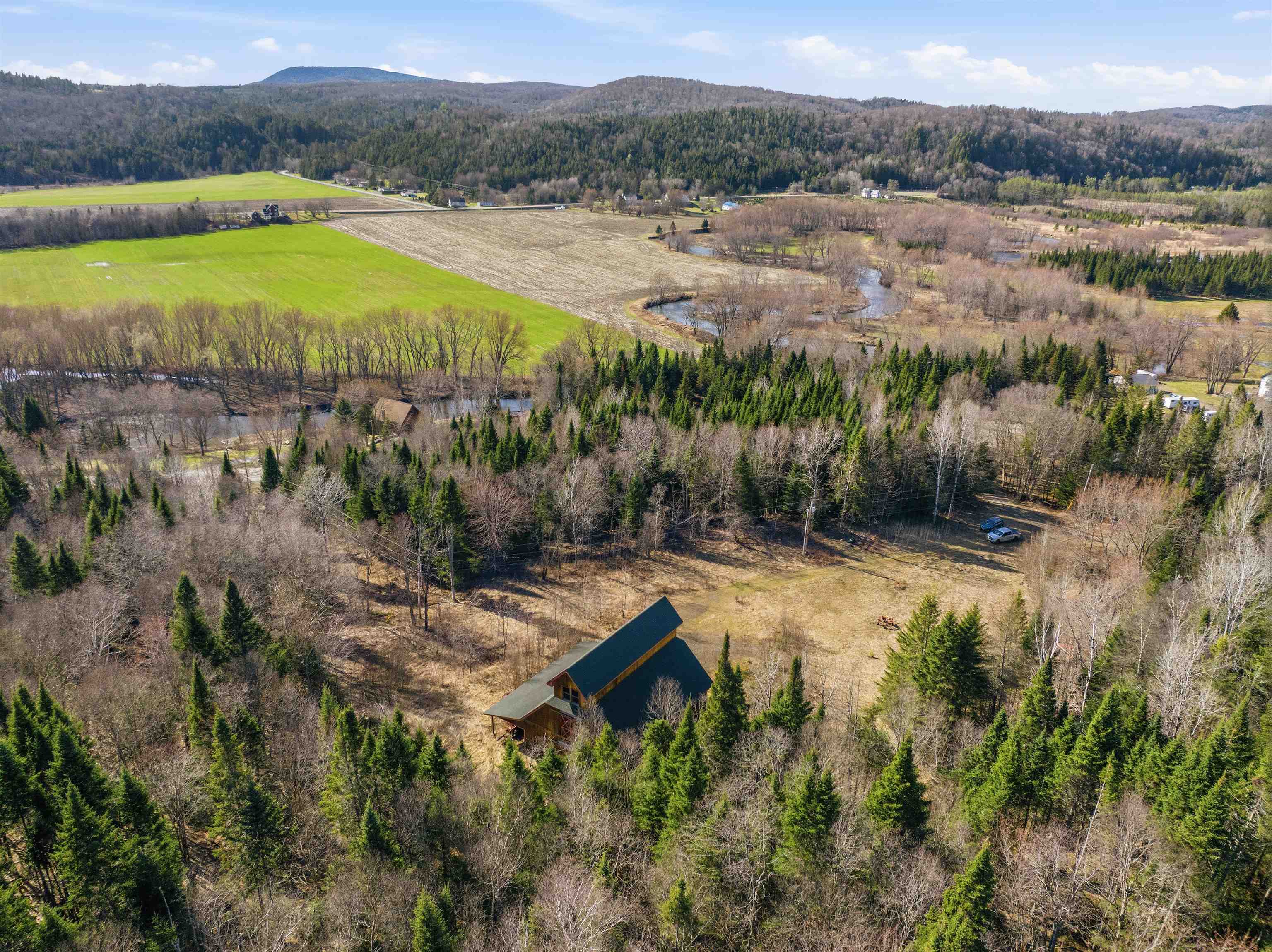 1660 Halls Stream Rd, Pittsburg, NH 03592