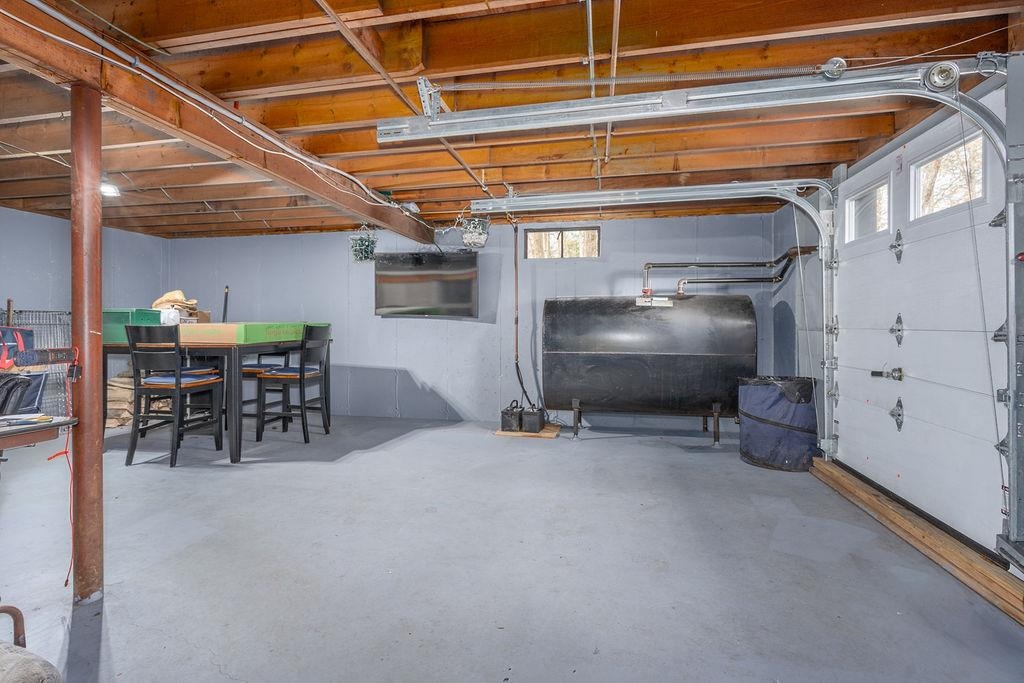 2 Mccrillis Rd, Nottingham, NH 03290