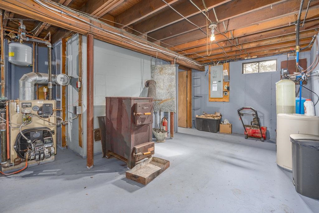 2 Mccrillis Rd, Nottingham, NH 03290