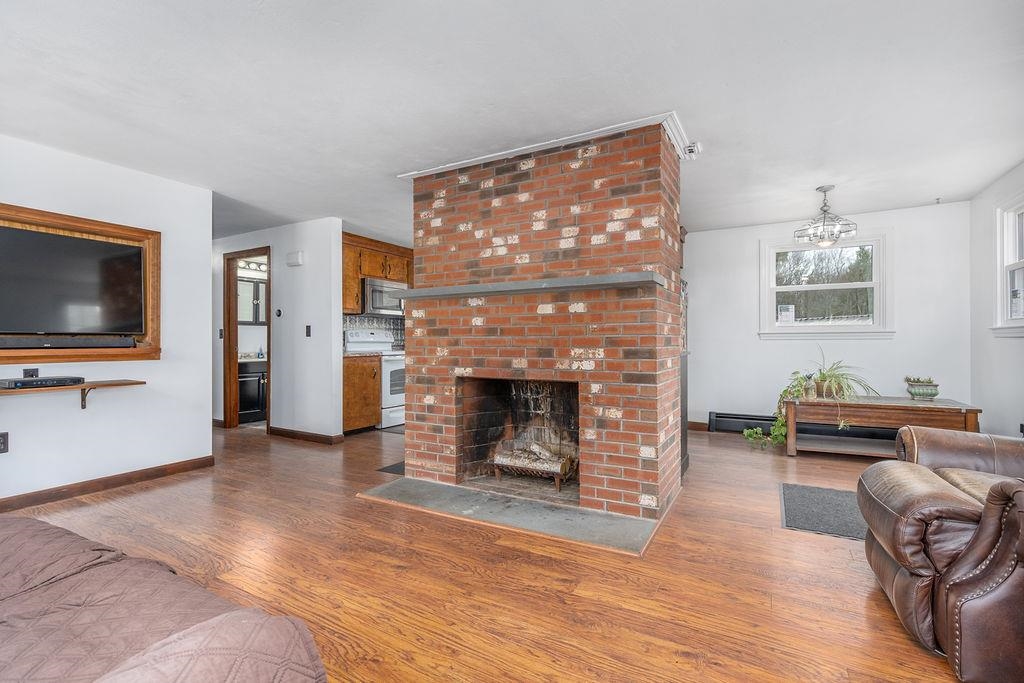 2 Mccrillis Rd, Nottingham, NH 03290