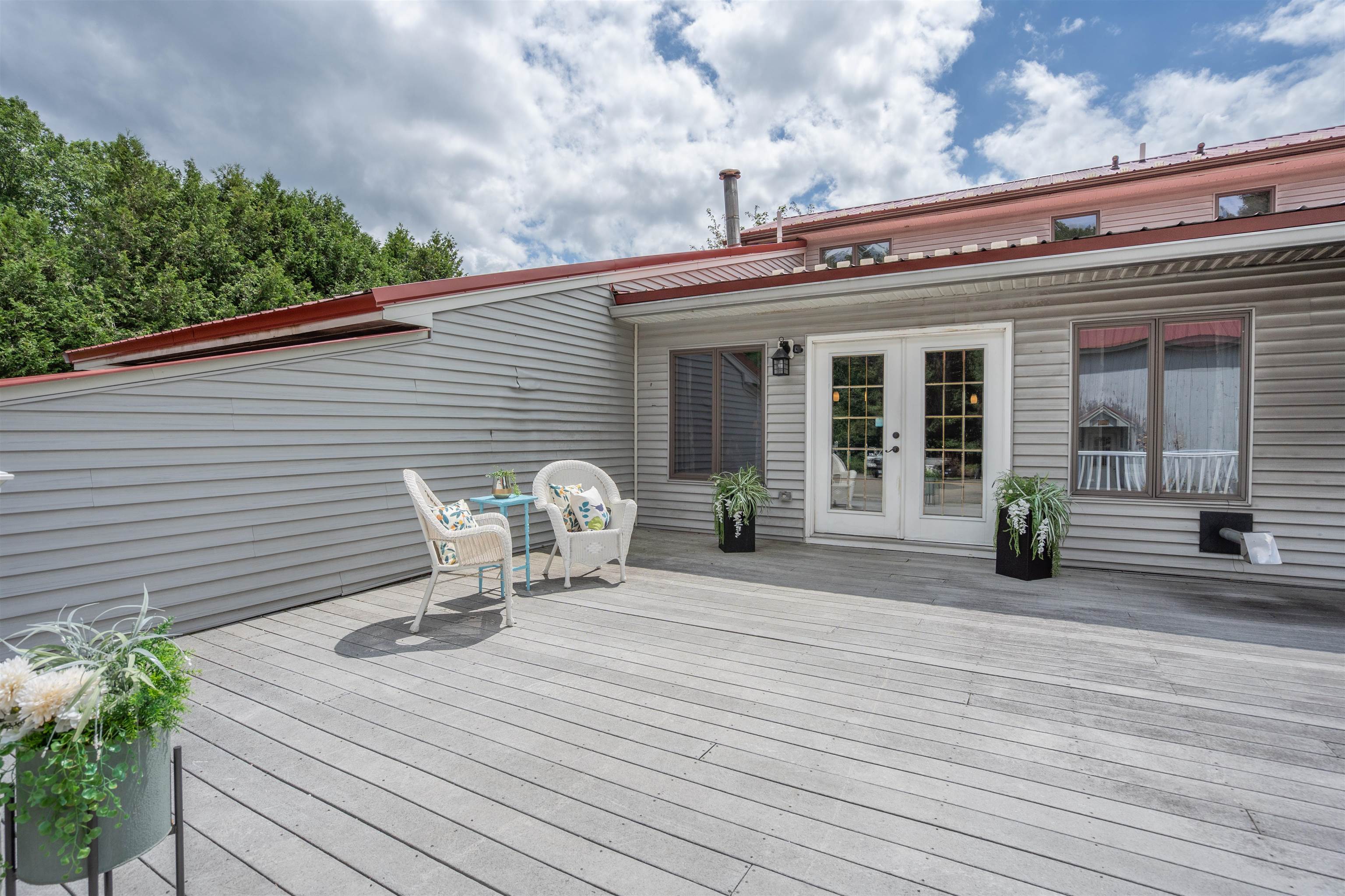 25 Oak Hill Dr, Loudon, NH 03307