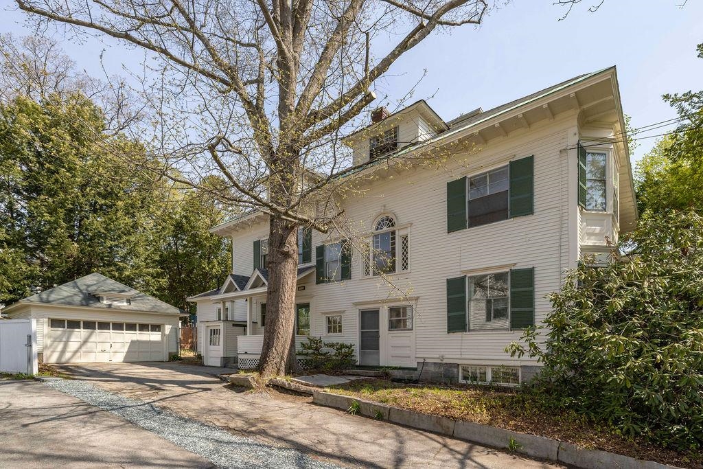 110 School St, Concord, NH 03301