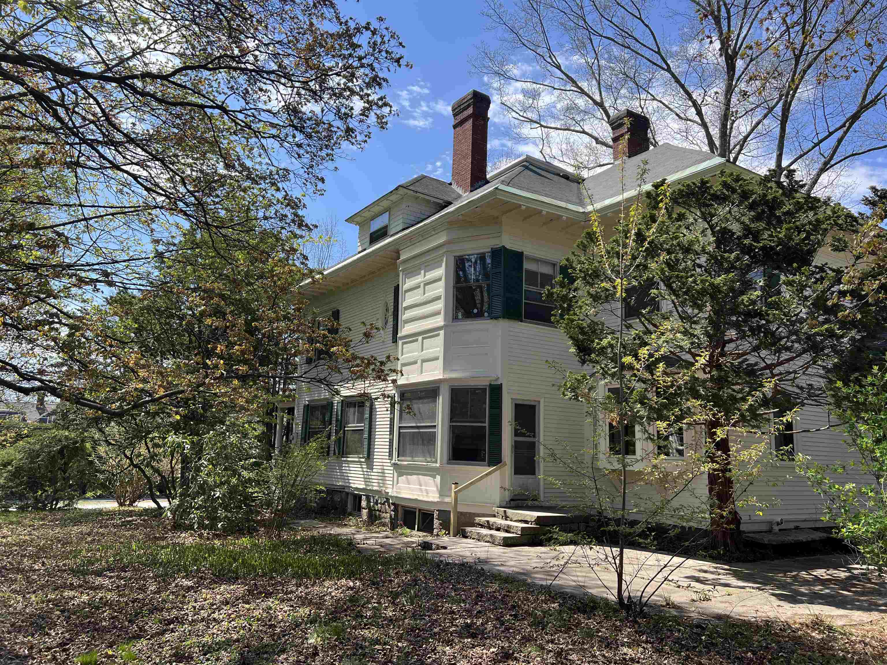 110 School St, Concord, NH 03301