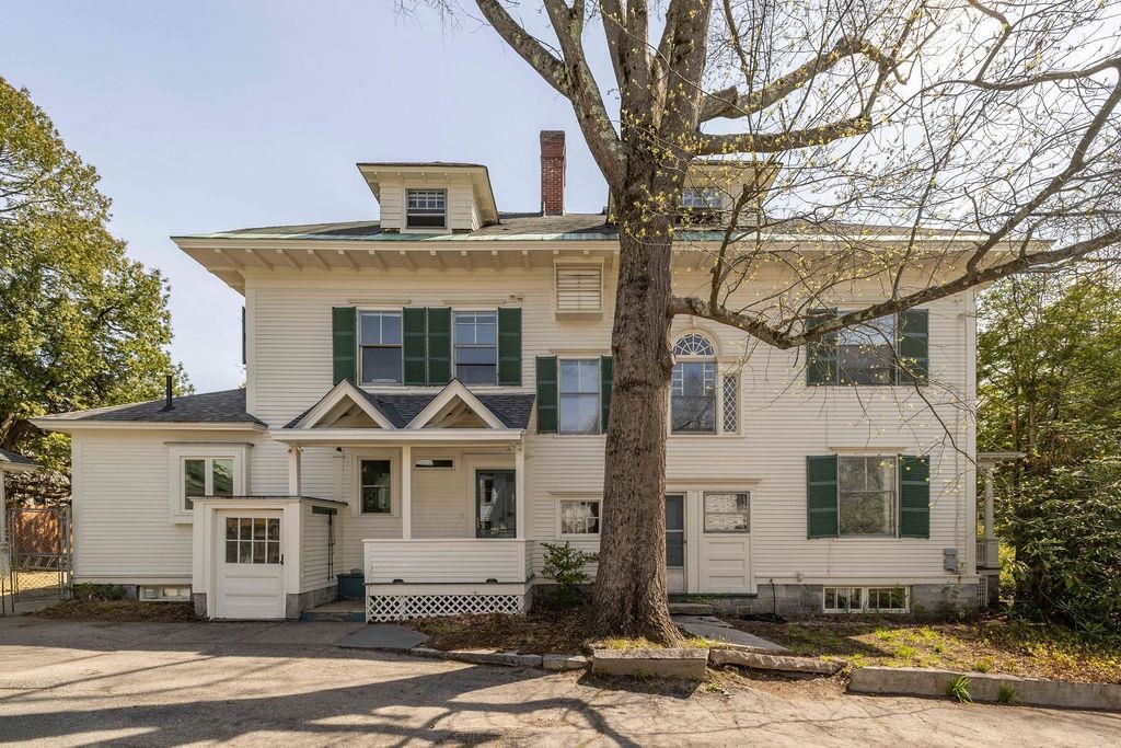 110 School St, Concord, NH 03301