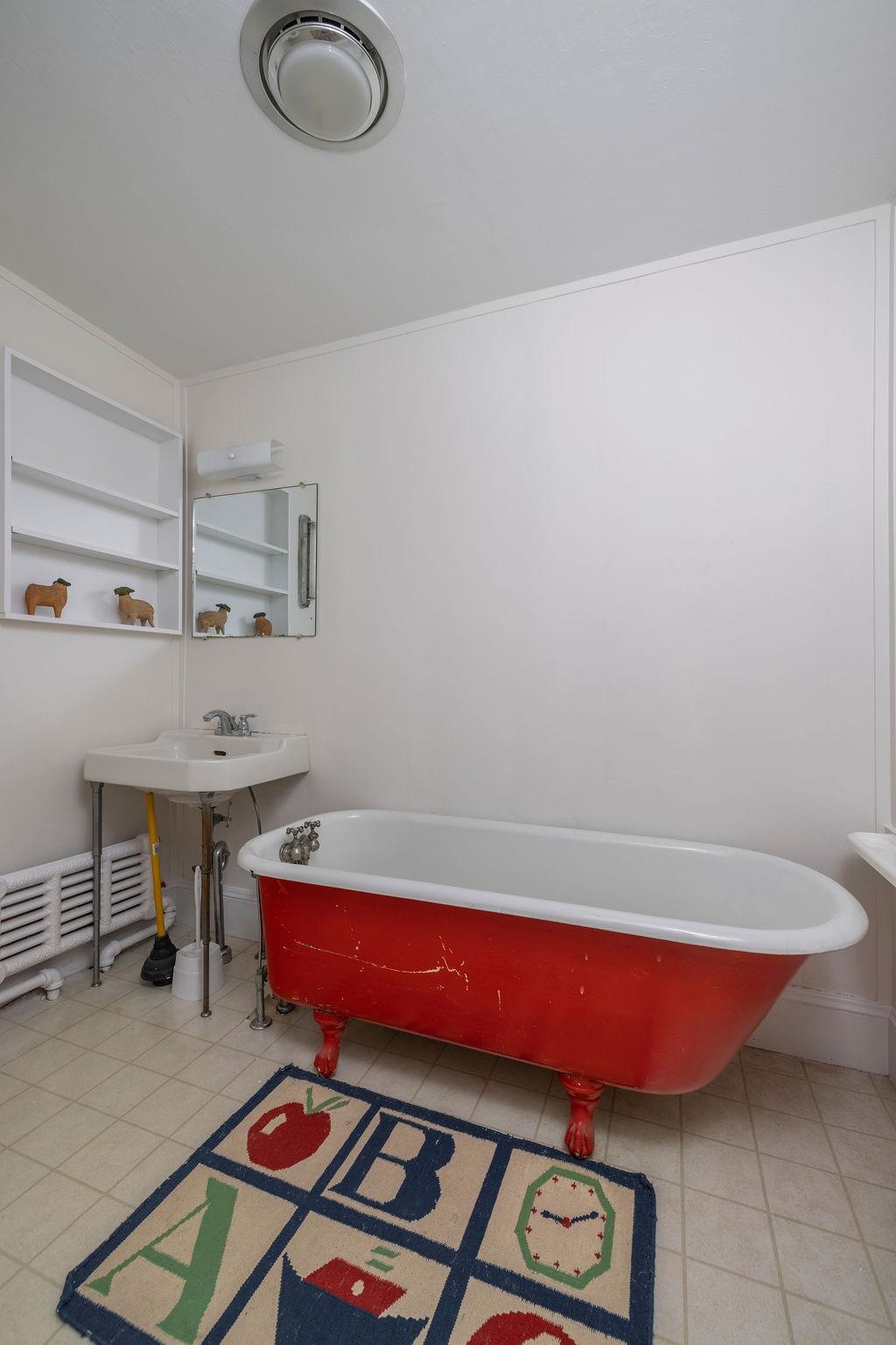 110 School St, Concord, NH 03301