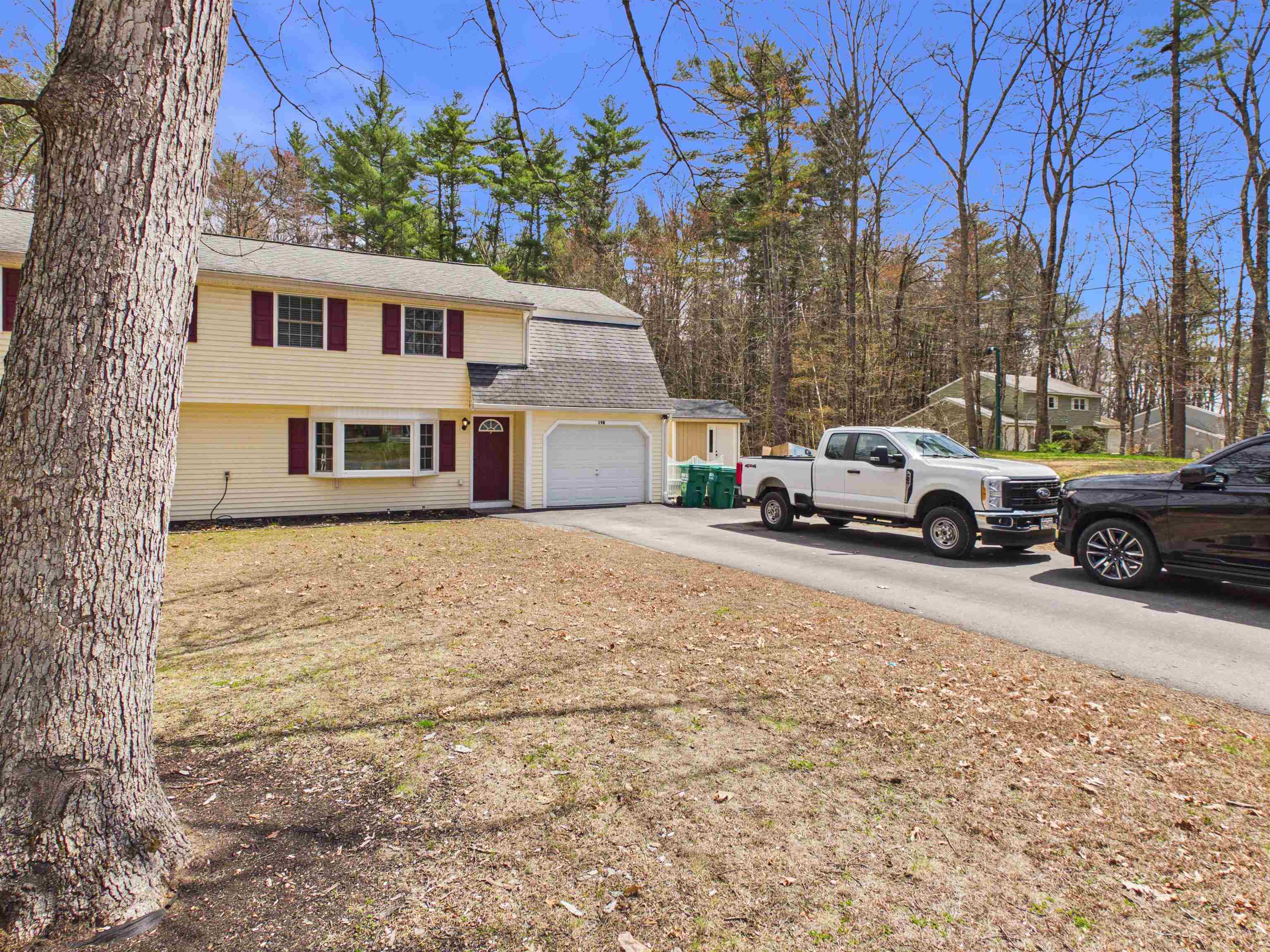 19 Deerwood Dr, Amherst, NH 03031