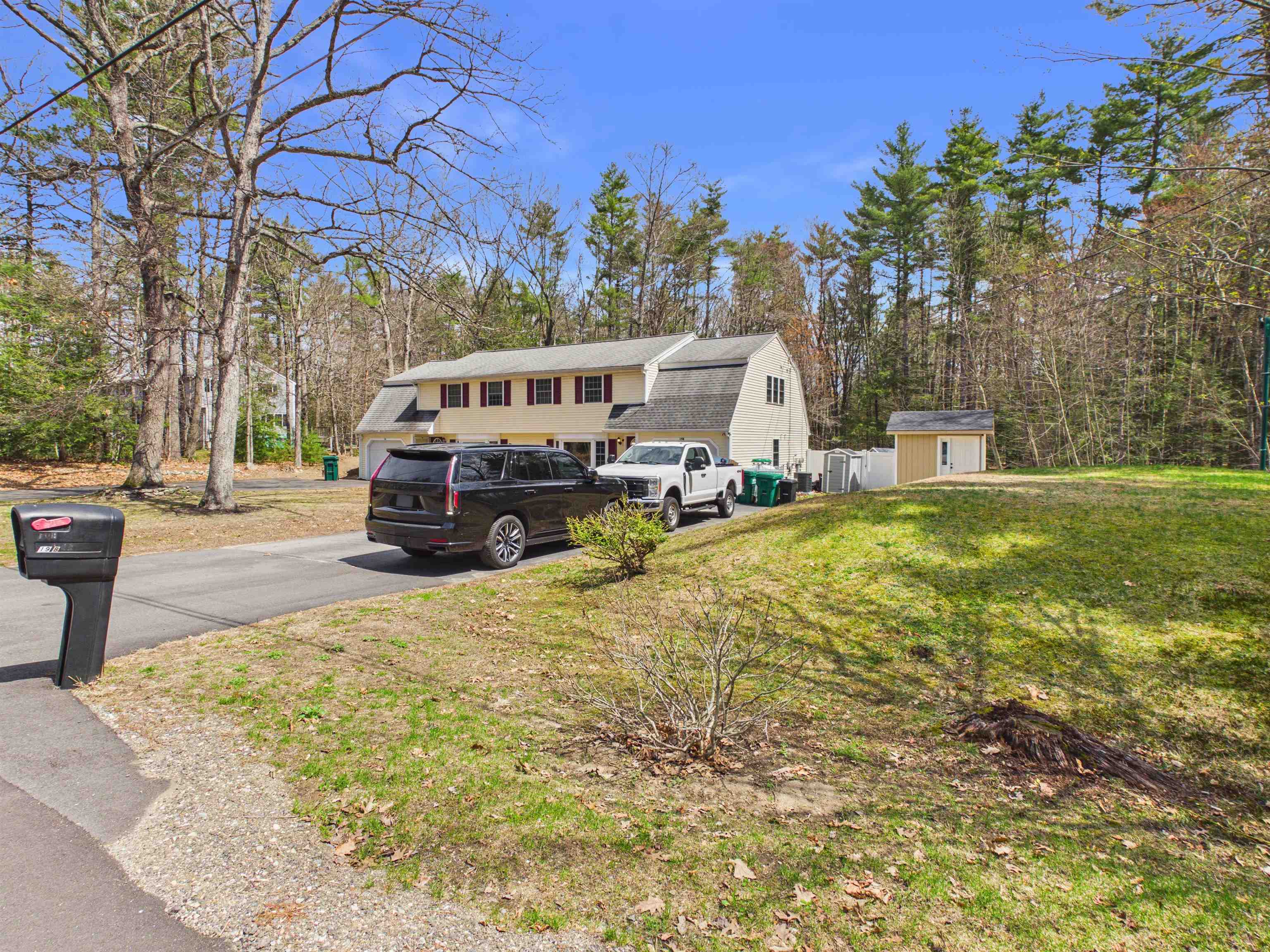 19 Deerwood Dr, Amherst, NH 03031