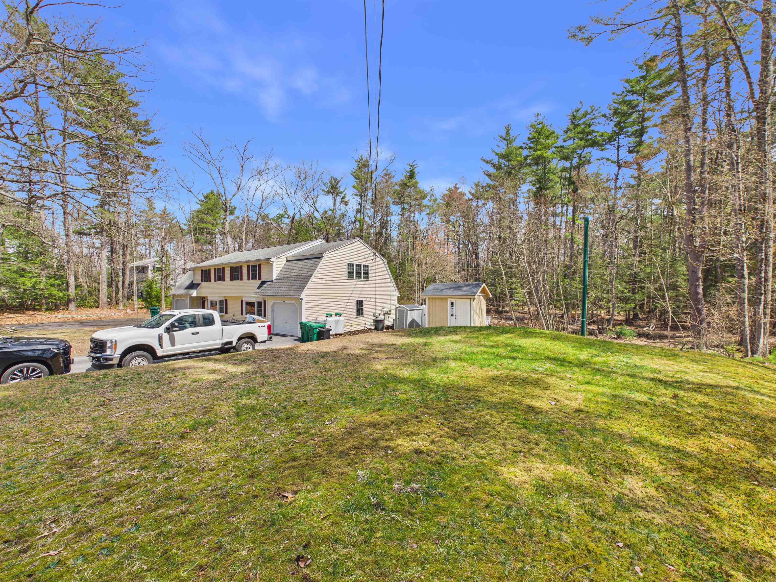 19 Deerwood Dr, Amherst, NH 03031