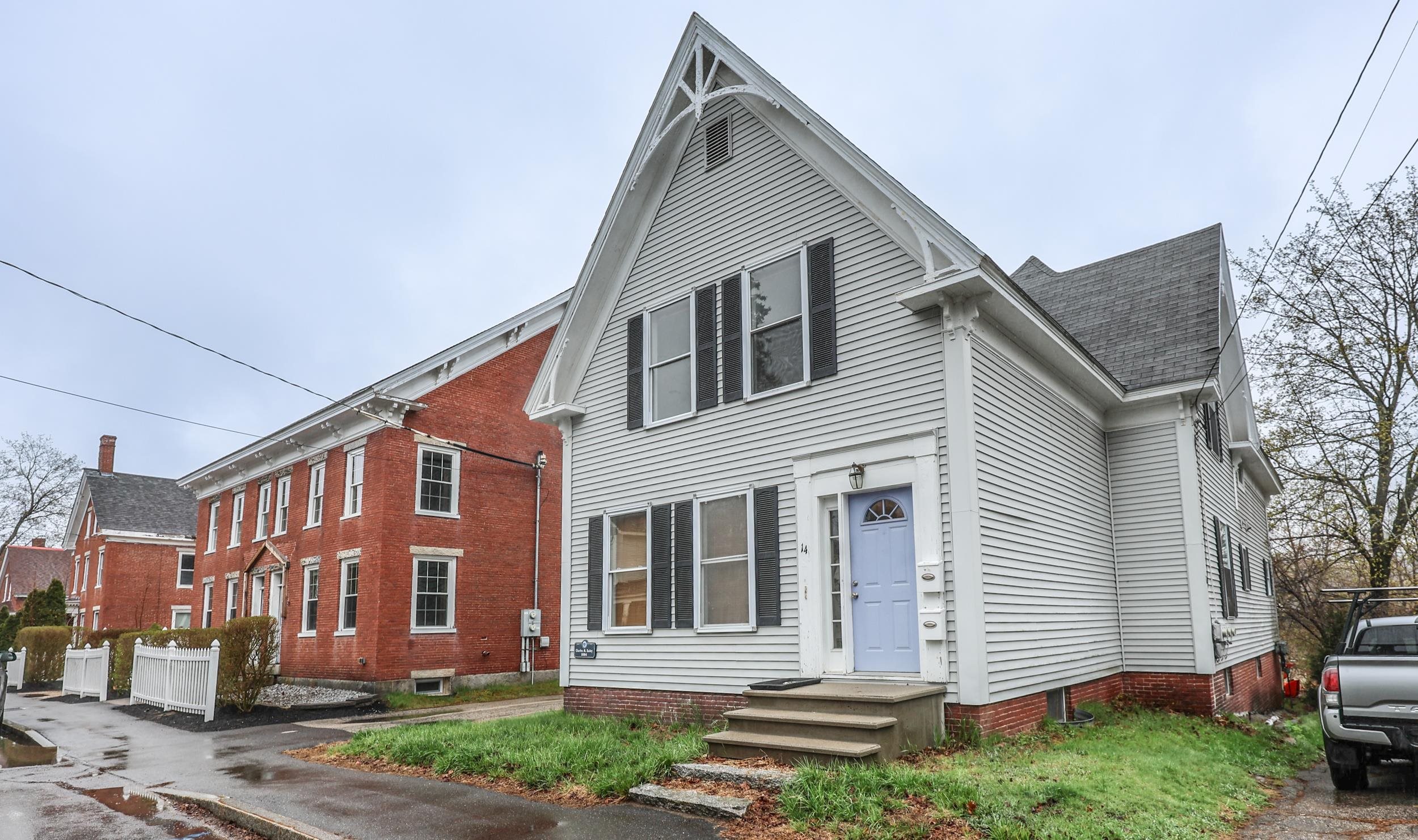 14 Chestnut St, Pittsfield, NH 03263