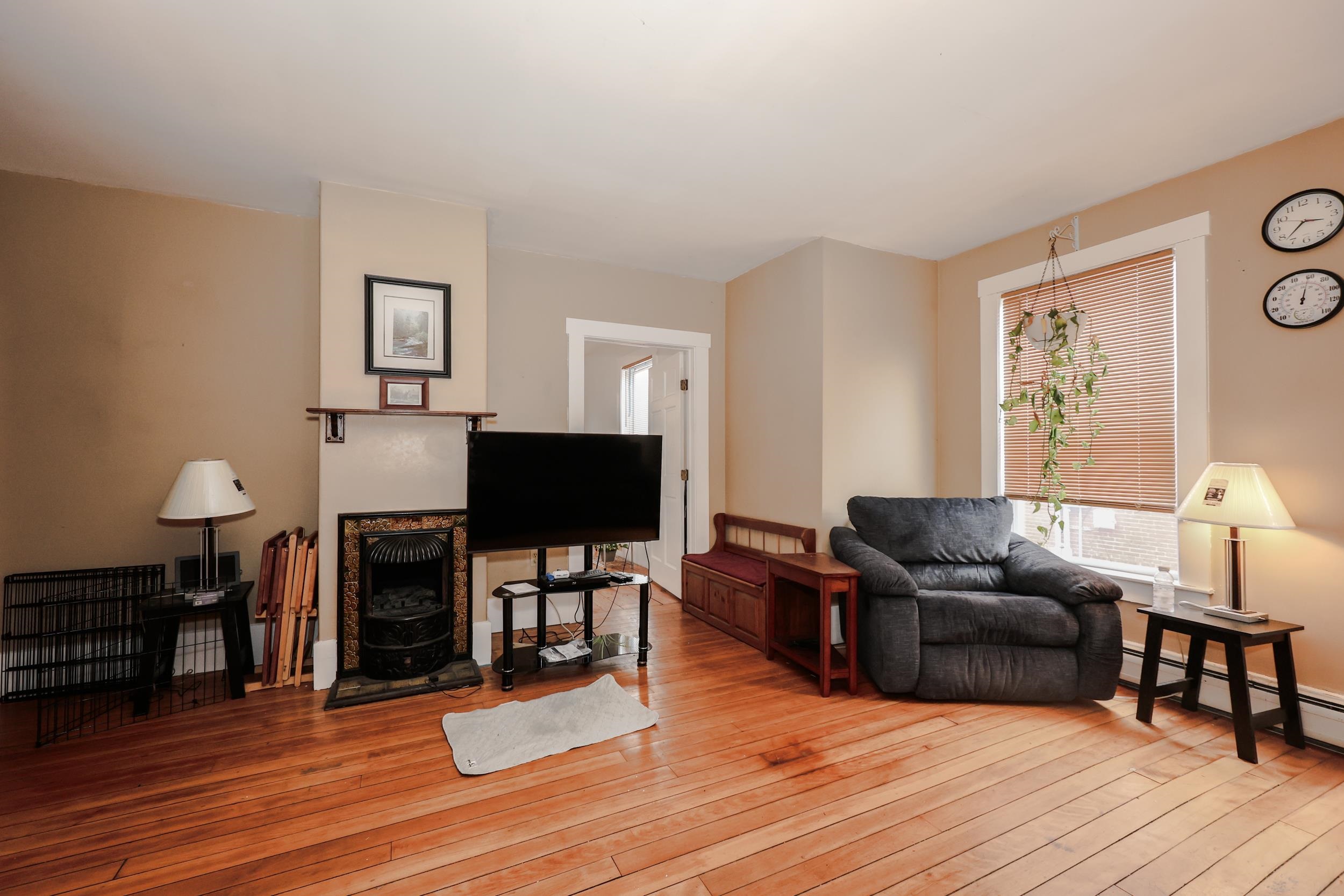 14 Chestnut St, Pittsfield, NH 03263