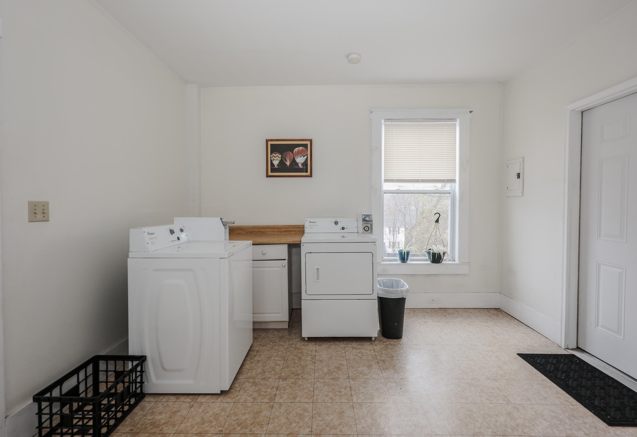 14 Chestnut St, Pittsfield, NH 03263