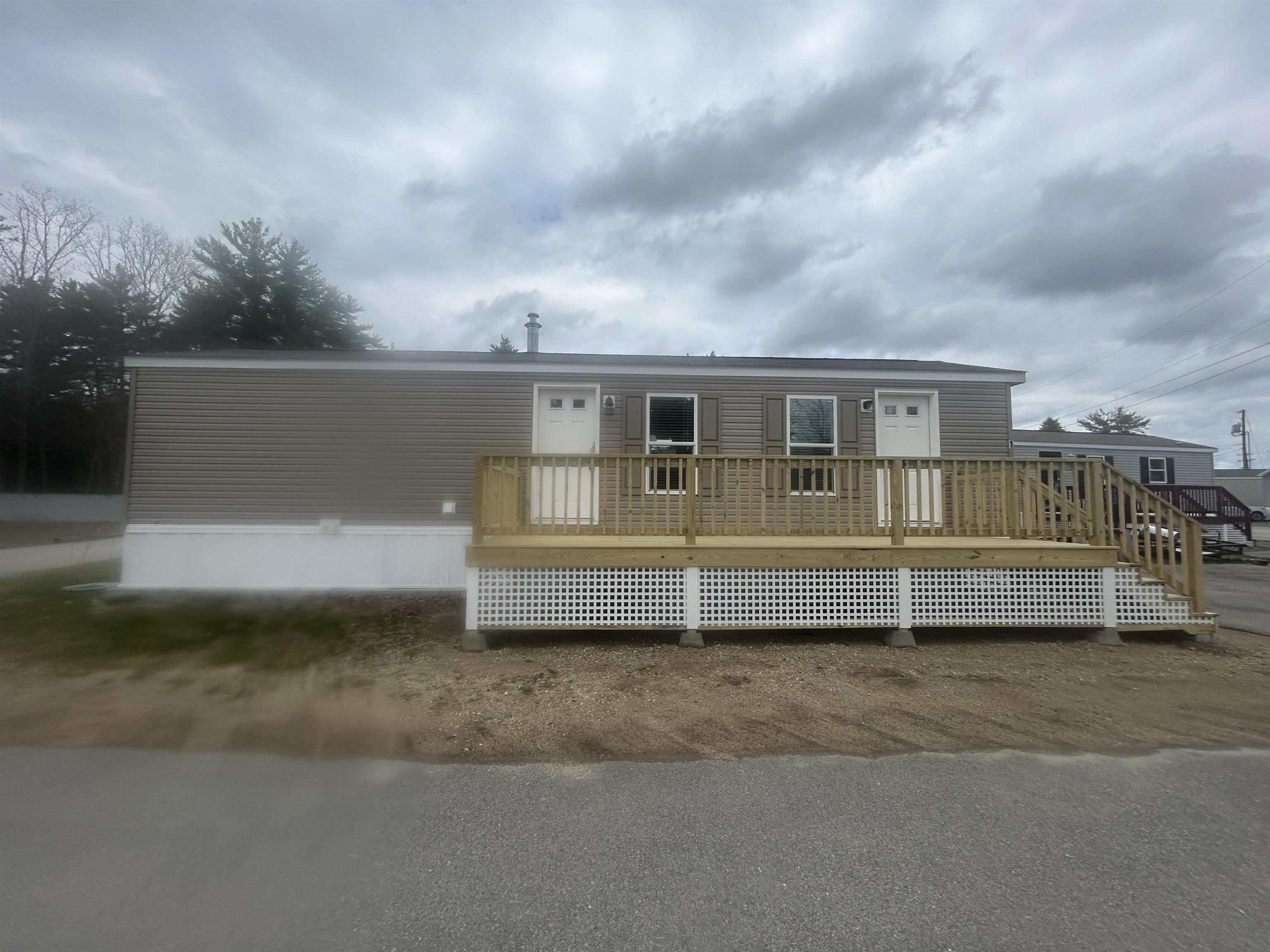 1 Wolf Ln, Somersworth, NH 03878