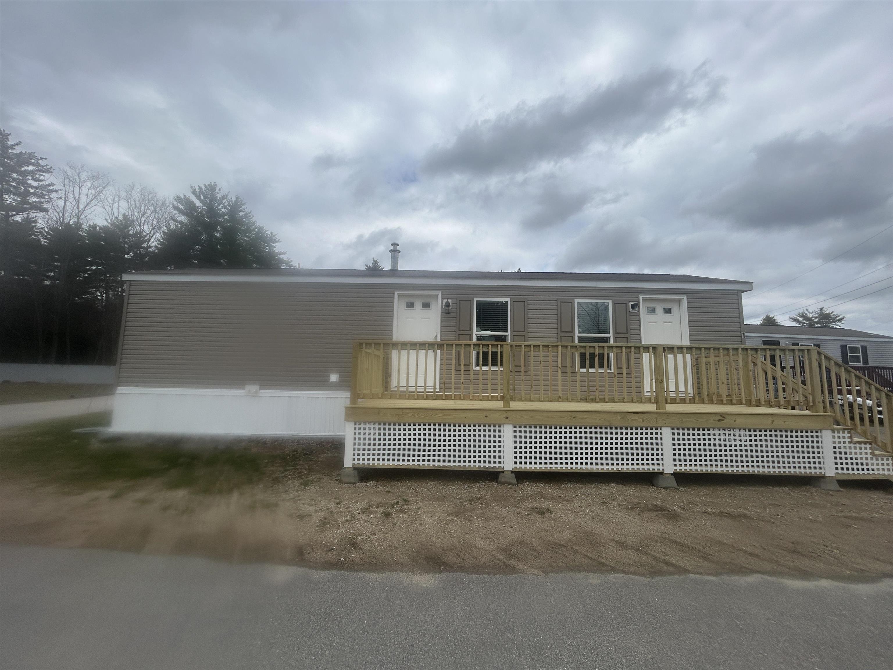 1 Wolf Ln, Somersworth, NH 03878