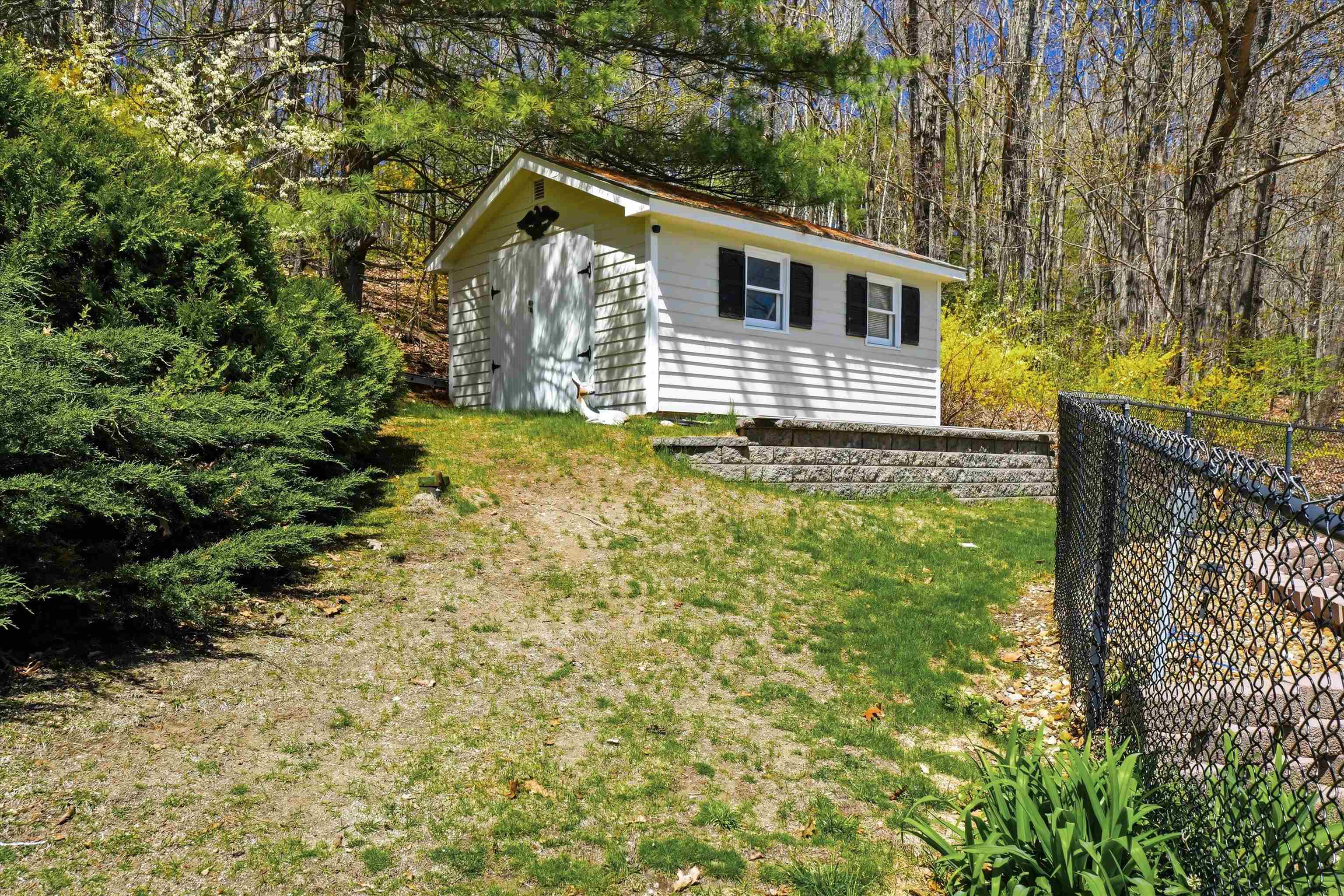 11 Oriole Rd, Windham, NH 03087