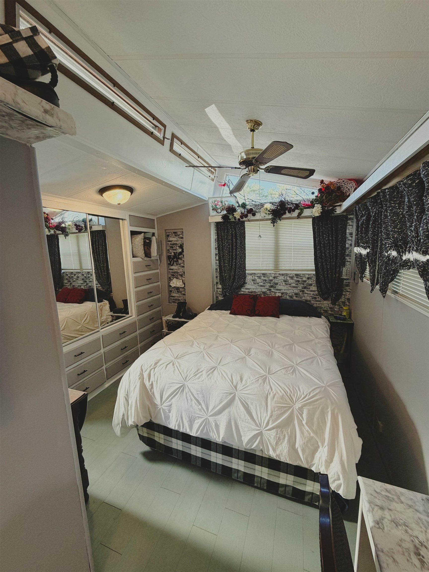 308 Route 286 , Seabrook, NH 03874