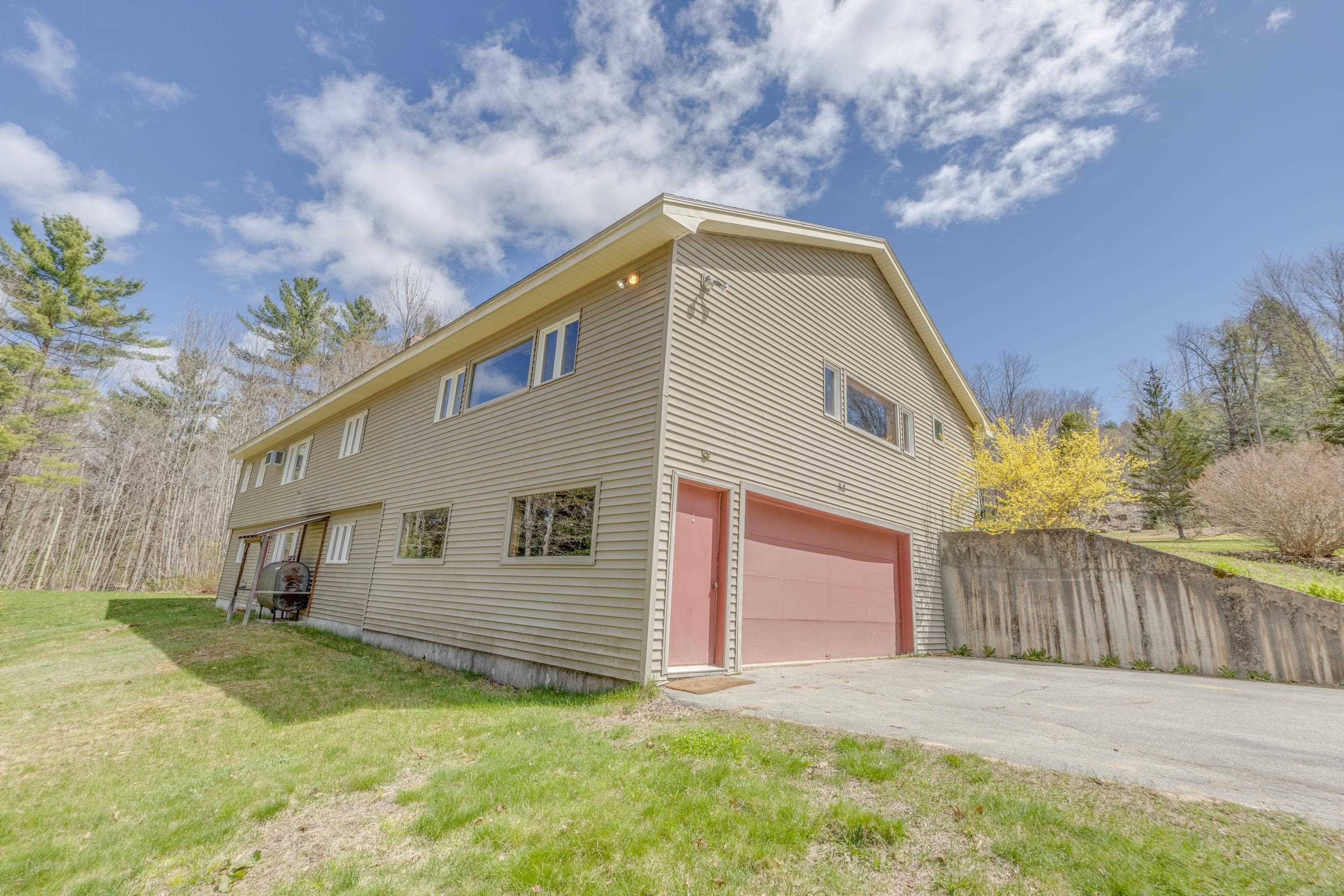 314 Lloyd St, Campton, NH 03223