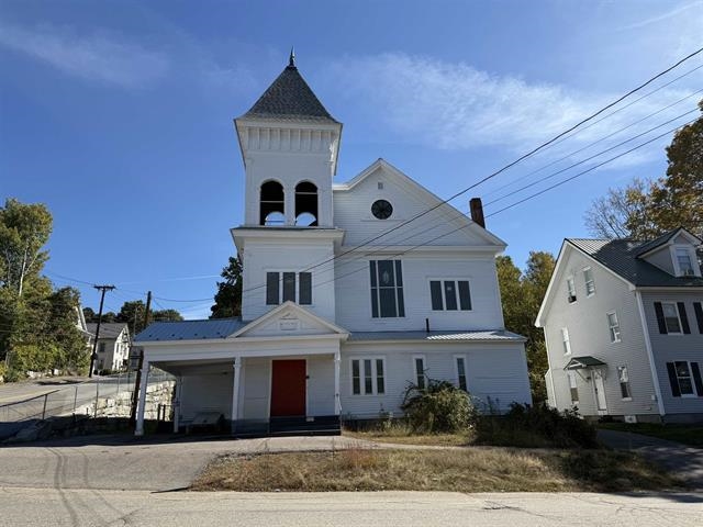 88 Franklin St, Franklin, NH 03235