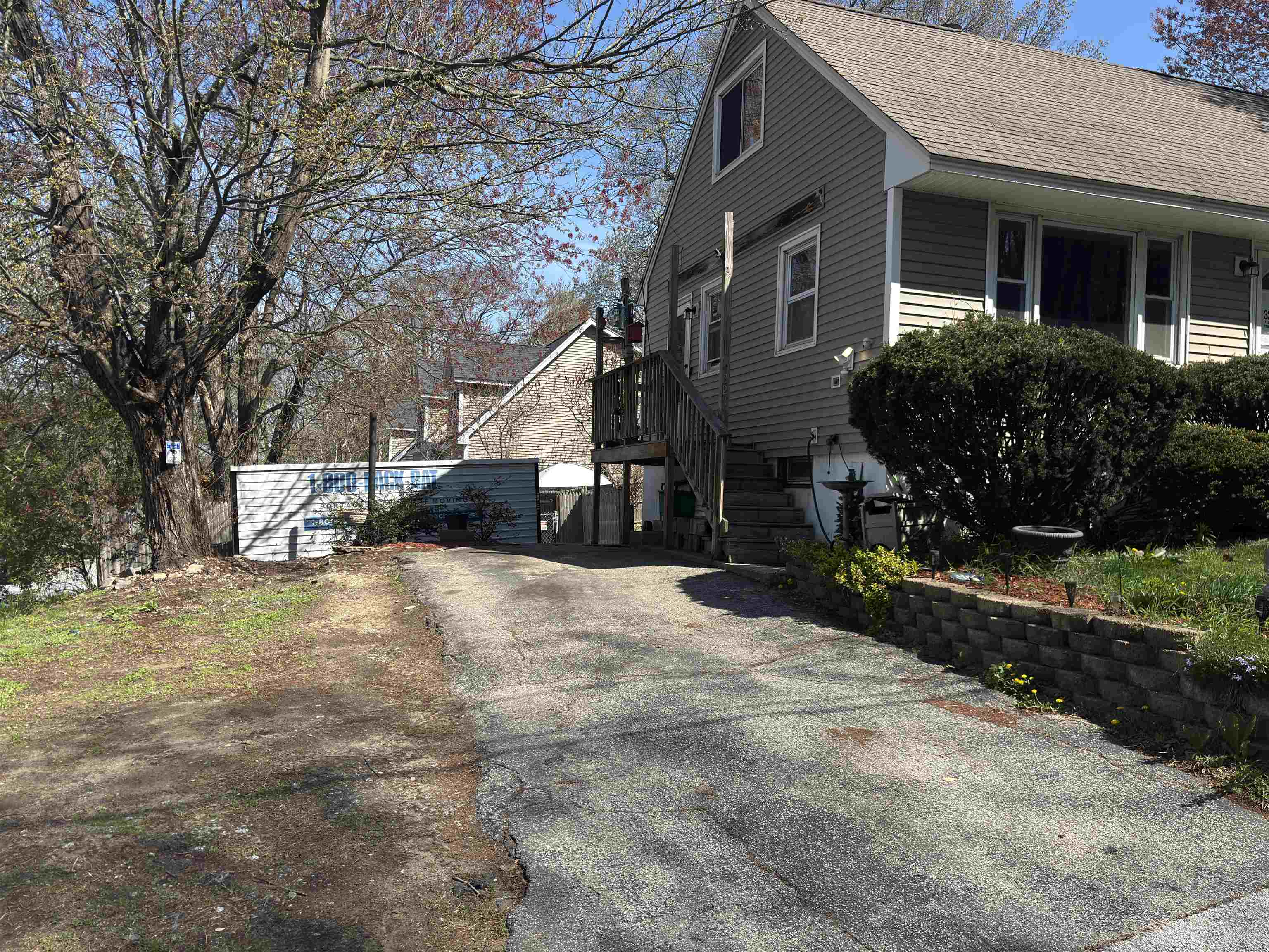 321 W Mitchell St, Manchester, NH 03103