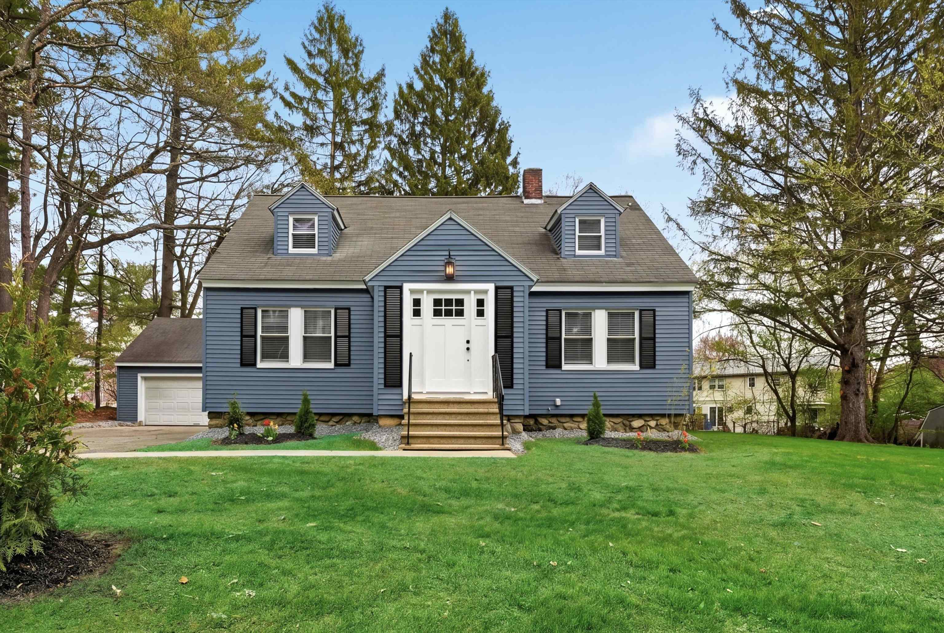 293 Lawrence Rd, Salem, NH 03079