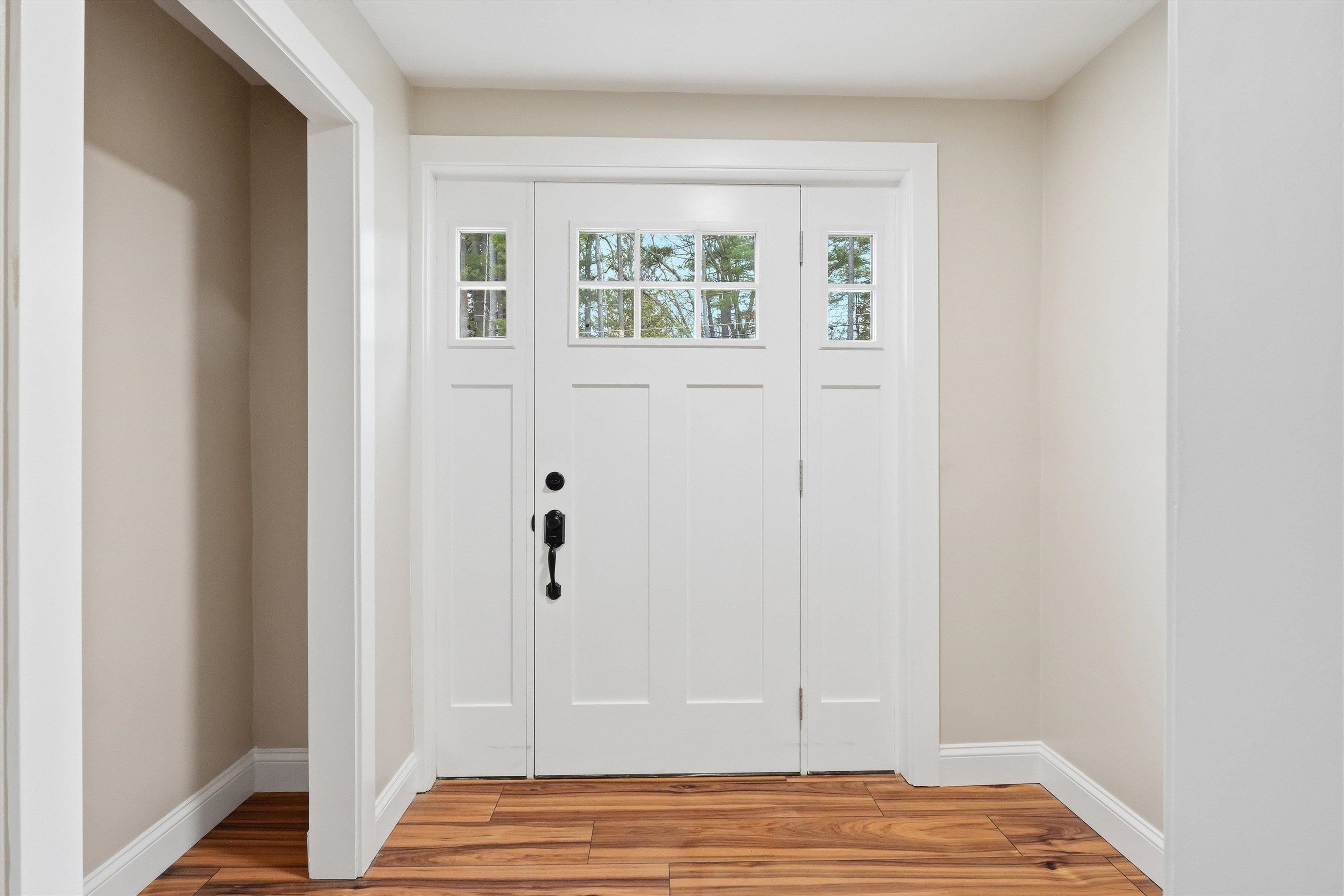 293 Lawrence Rd, Salem, NH 03079