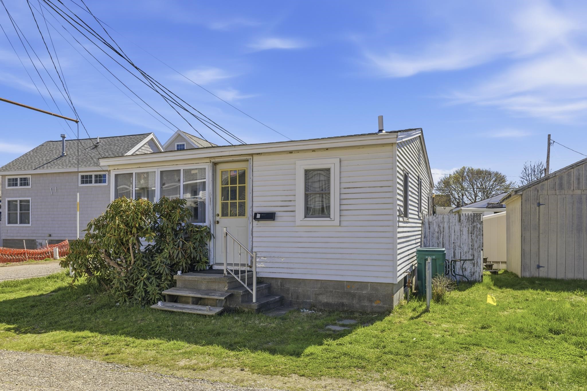 6 Chase St, Hampton, NH 03842-2618