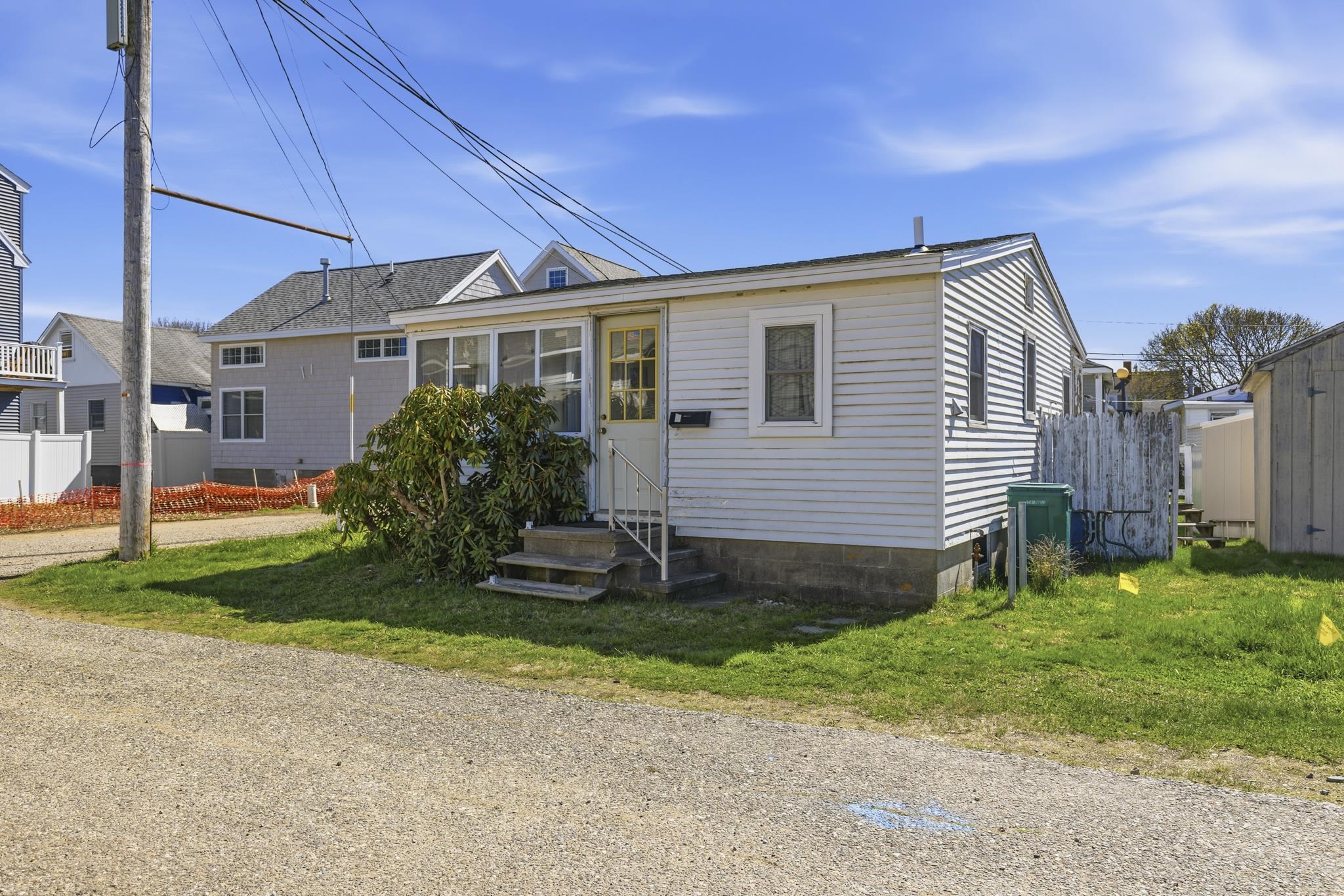 6 Chase St, Hampton, NH 03842-2618