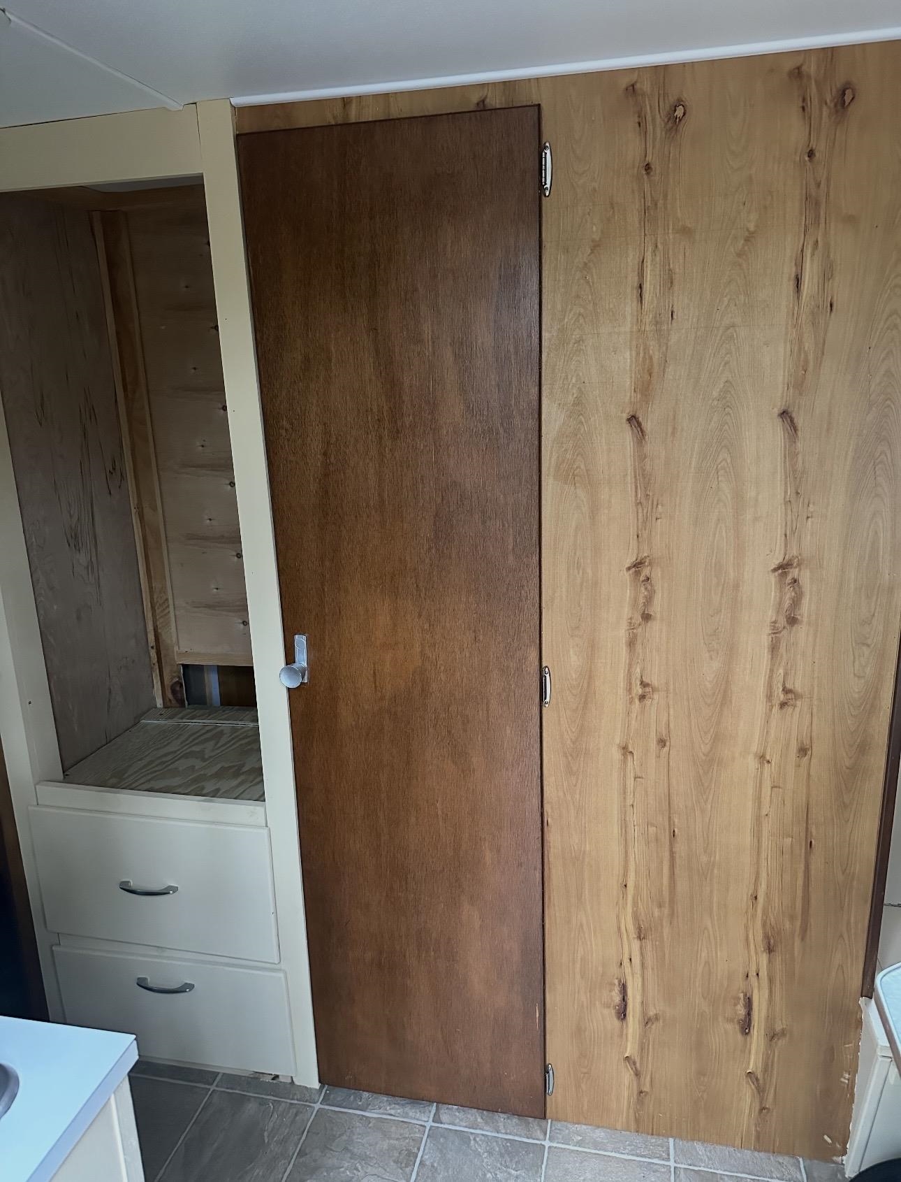 bathroom door 25171929