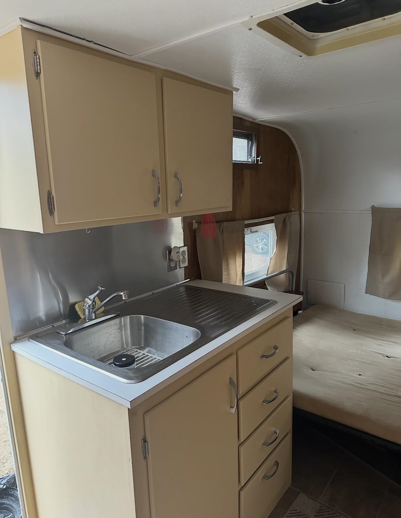 trialer sink and cabinets 25171931
