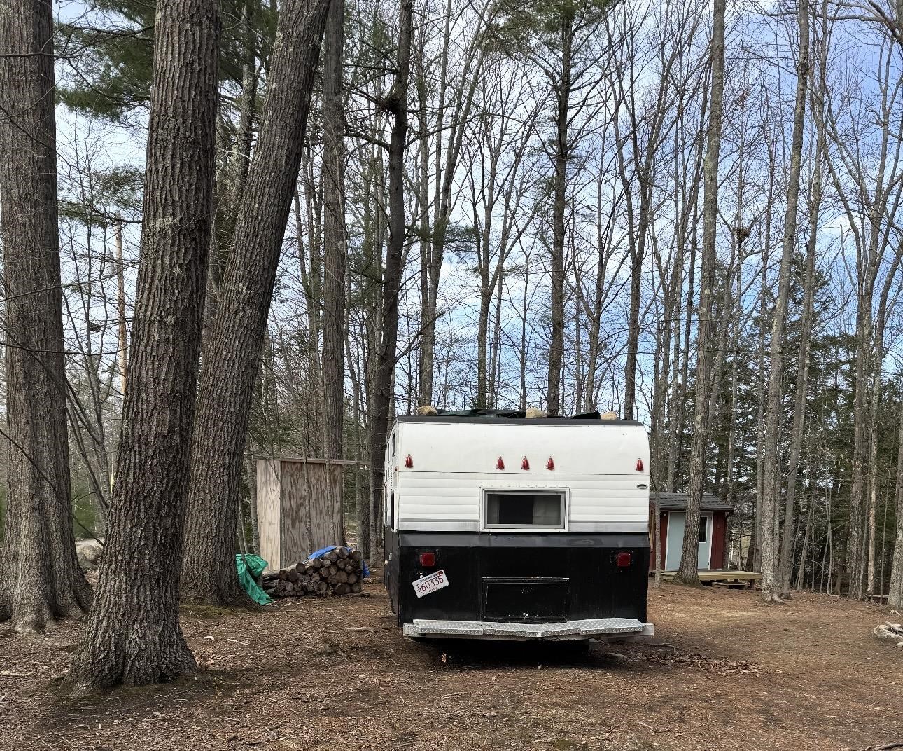 side view of trailer 25170663