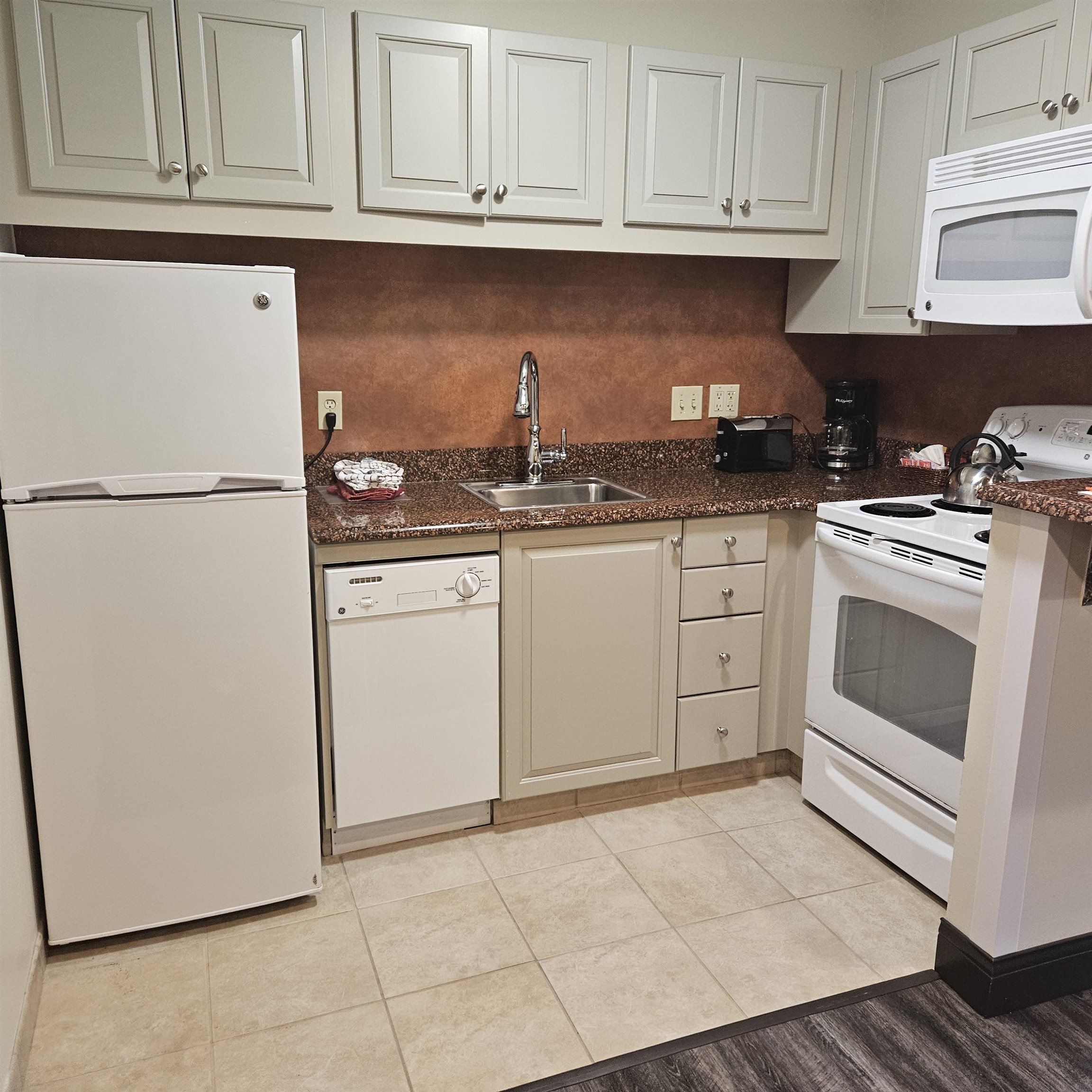 90 Loon Mountain Rd, Lincoln, NH 03251