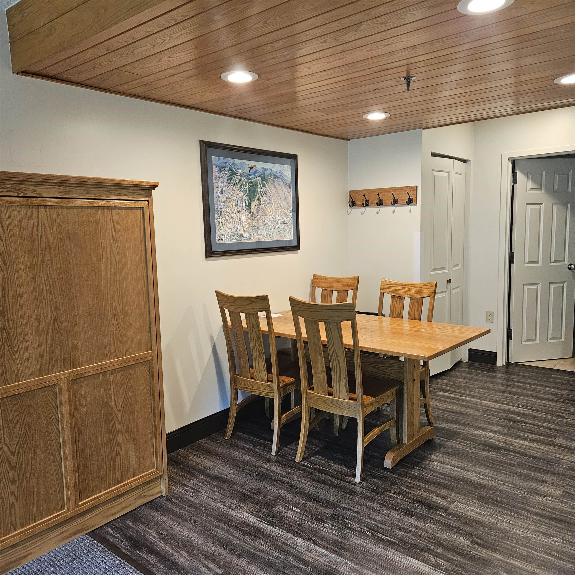90 Loon Mountain Rd, Lincoln, NH 03251