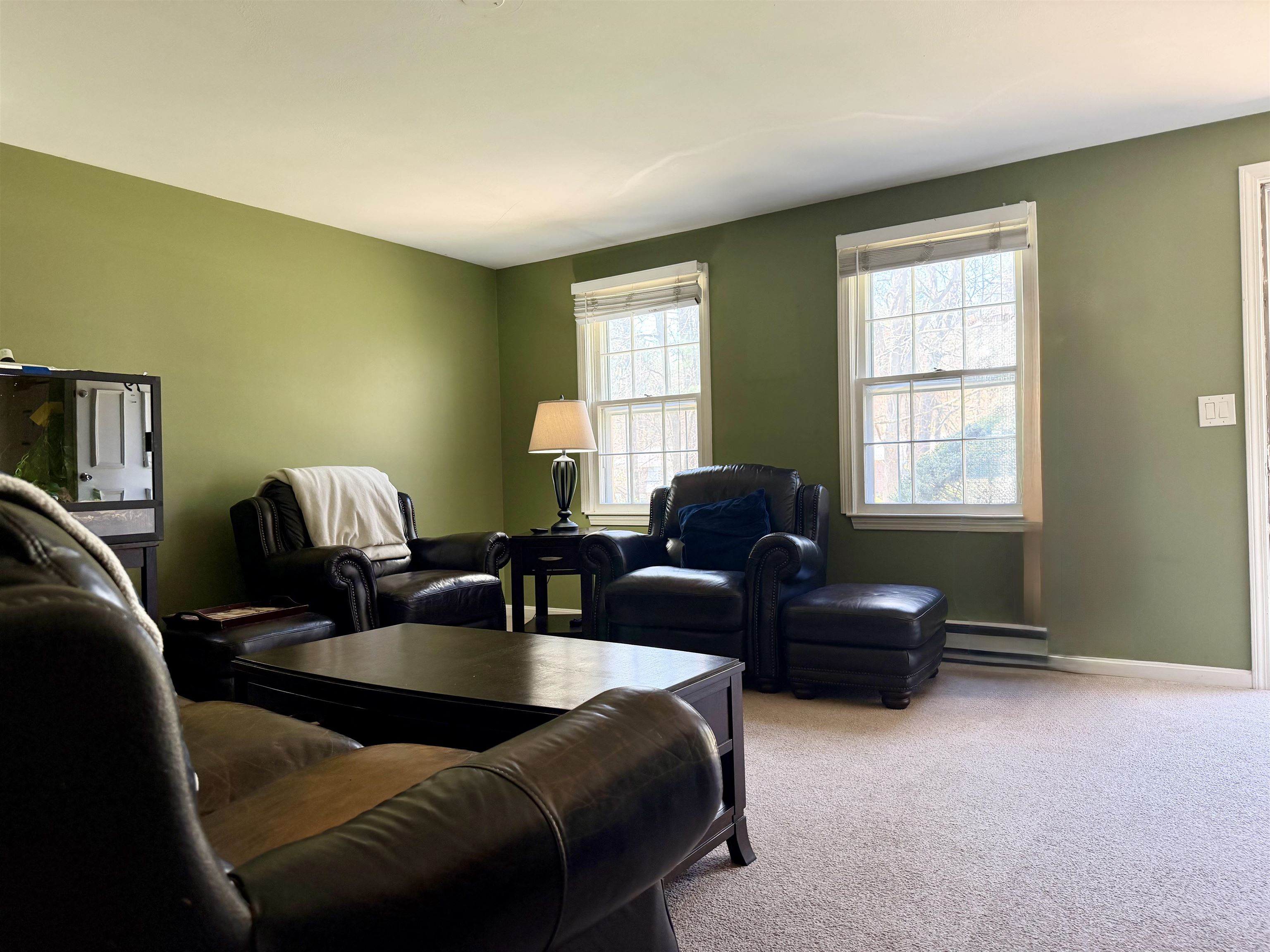 79 Oakridge Dr, Londonderry, NH 01844