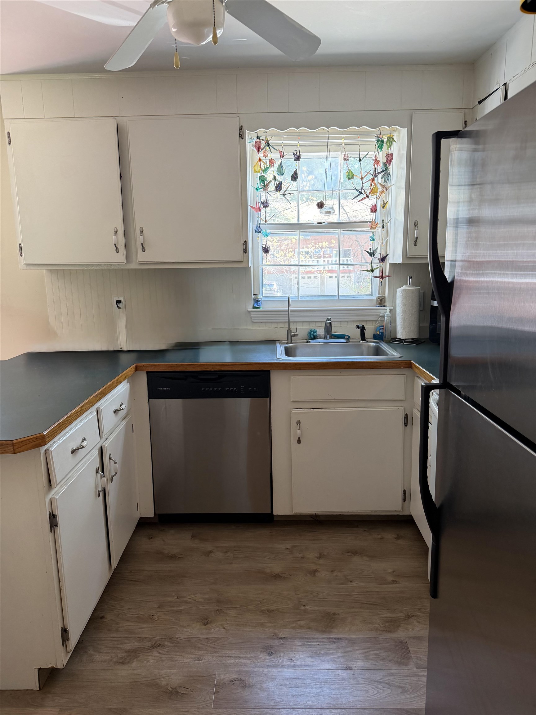 79 Oakridge Dr, Londonderry, NH 01844