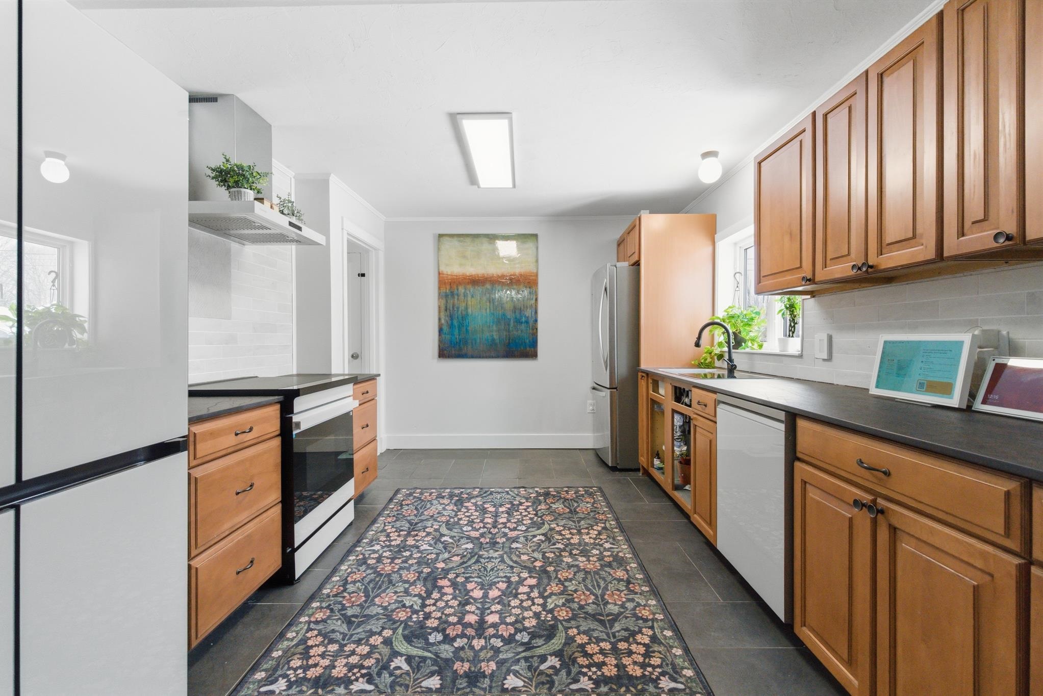 127 Belvidere St, Laconia, NH 03246