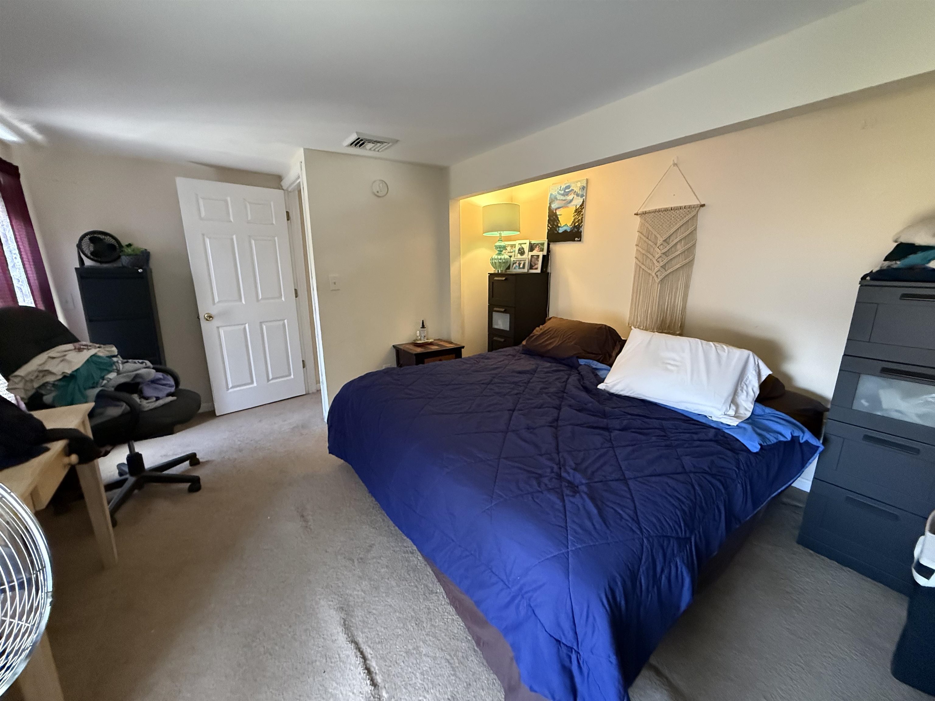 16 W Shore Dr, Raymond, NH 03077