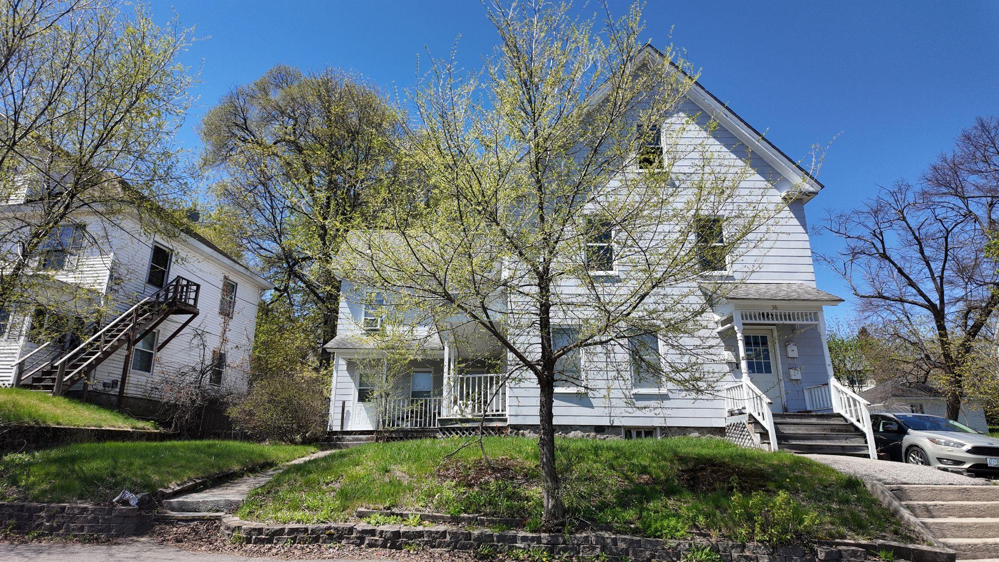 36 Elm St, Derry, NH 03038