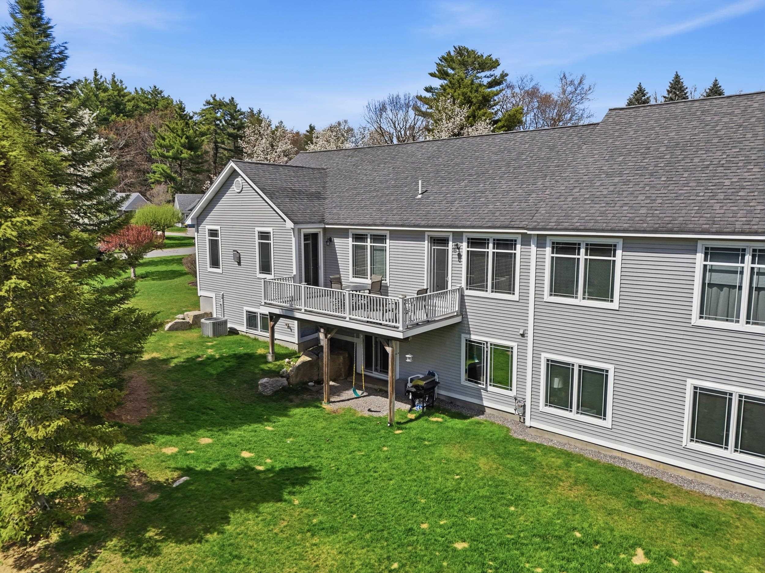 4 Mountain Village Rd, Windham, NH 03087