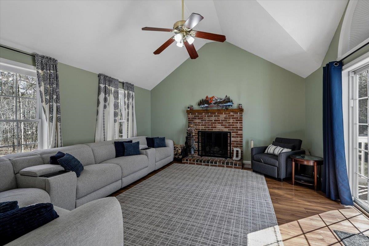 5 Whitetail Ln, Chester, NH 03036