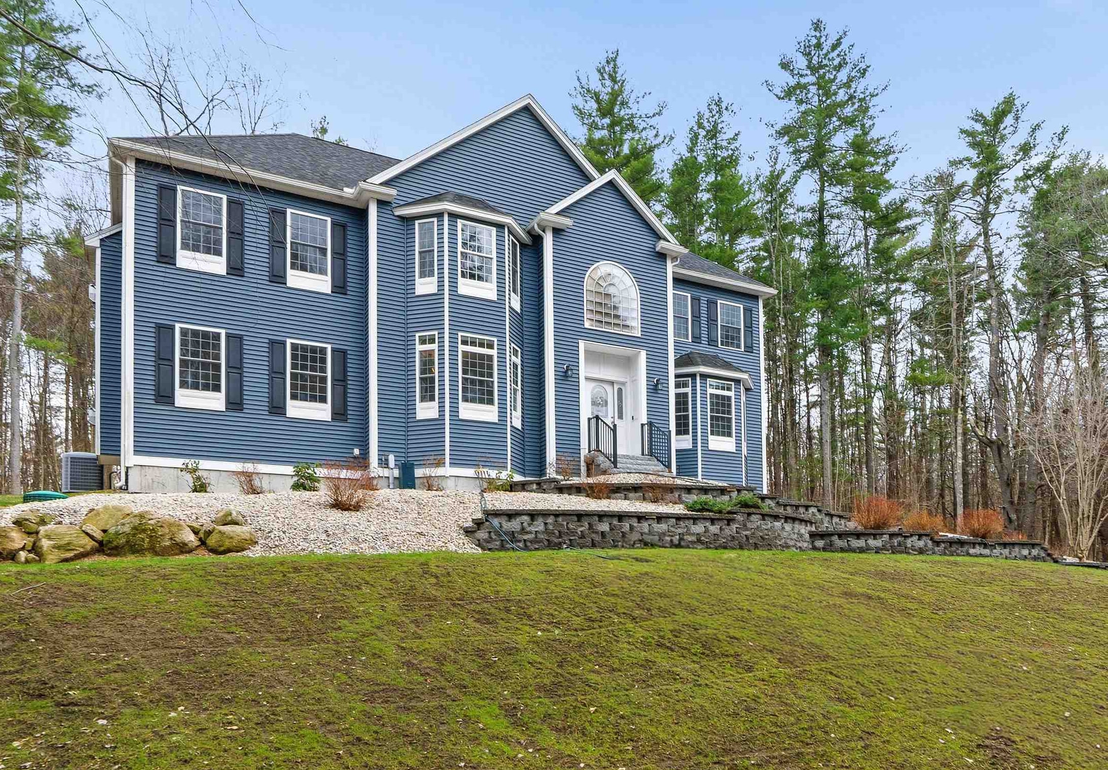 18 Longmeadow Rd, Windham, NH 03087