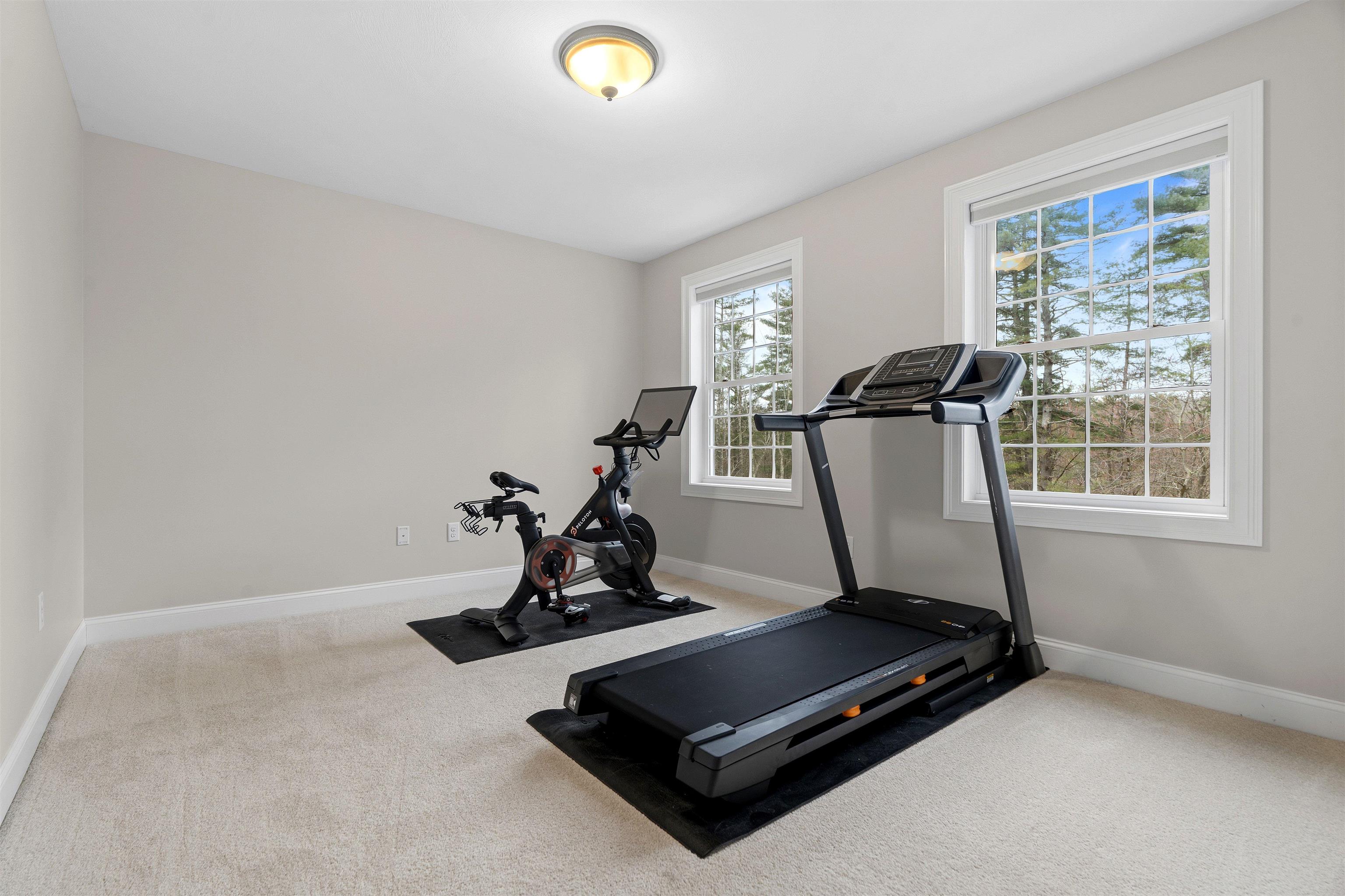 18 Longmeadow Rd, Windham, NH 03087
