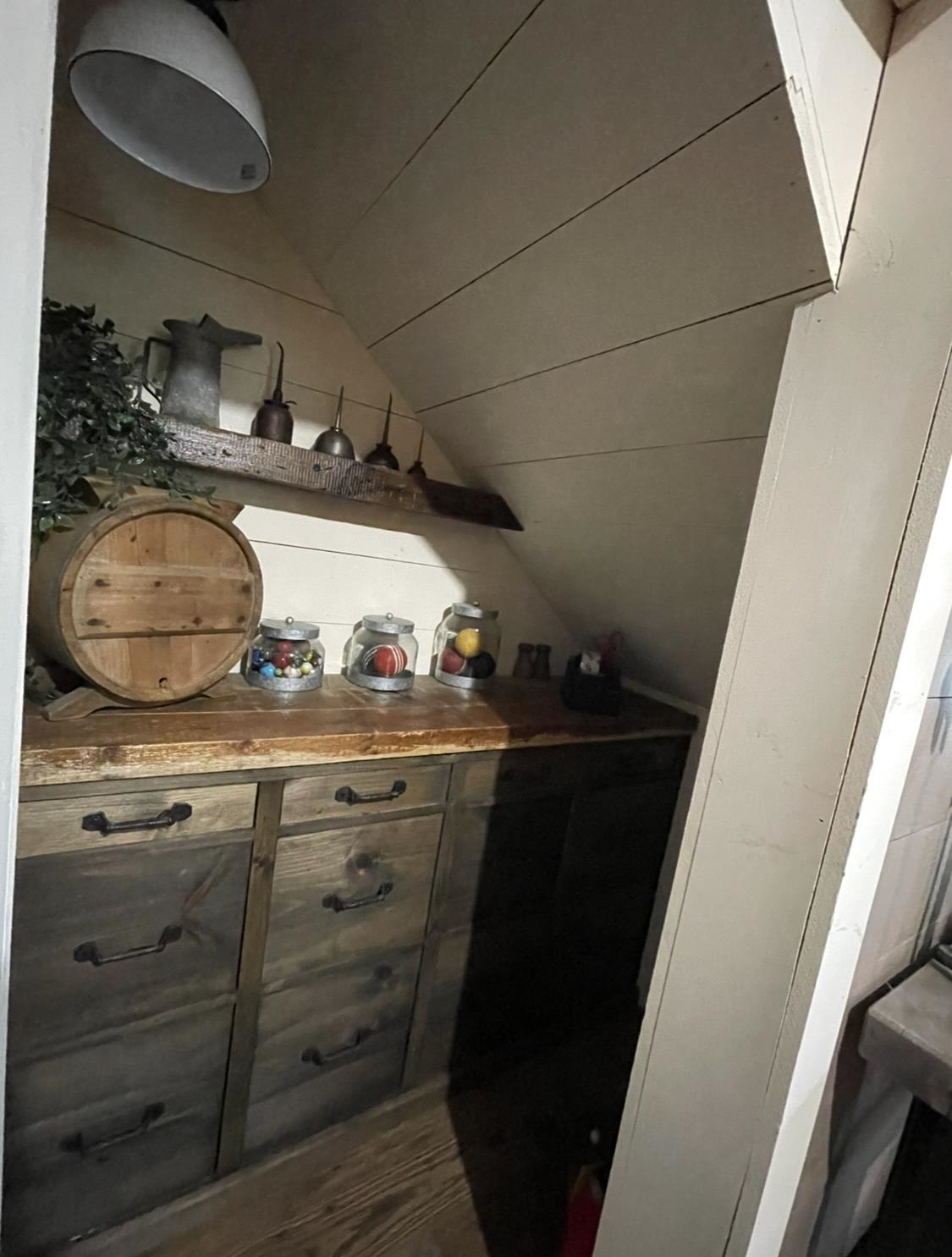 Pantry 25173834