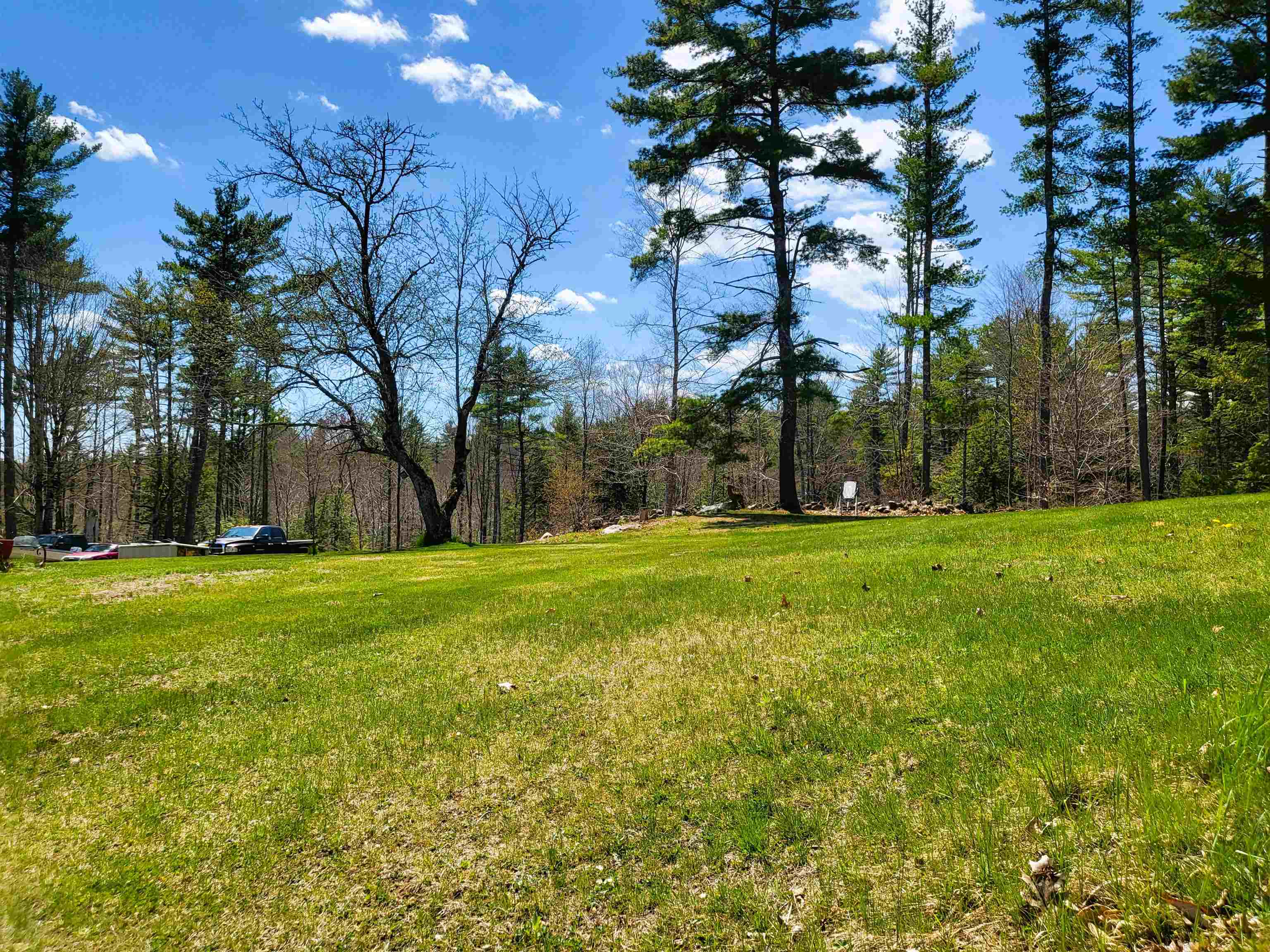 19 Raymond Rd, Deerfield, NH 03037