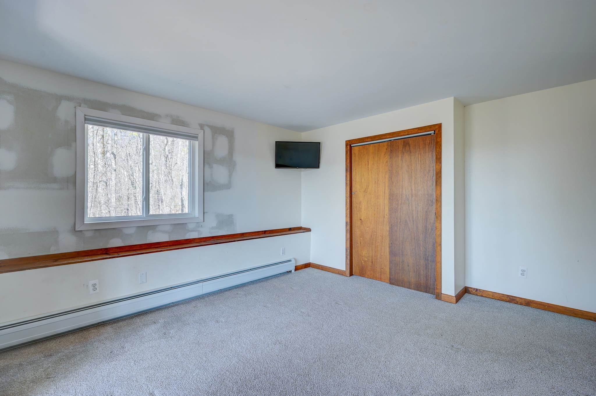 27 Upper Lake View Dr, Madison, NH 03849