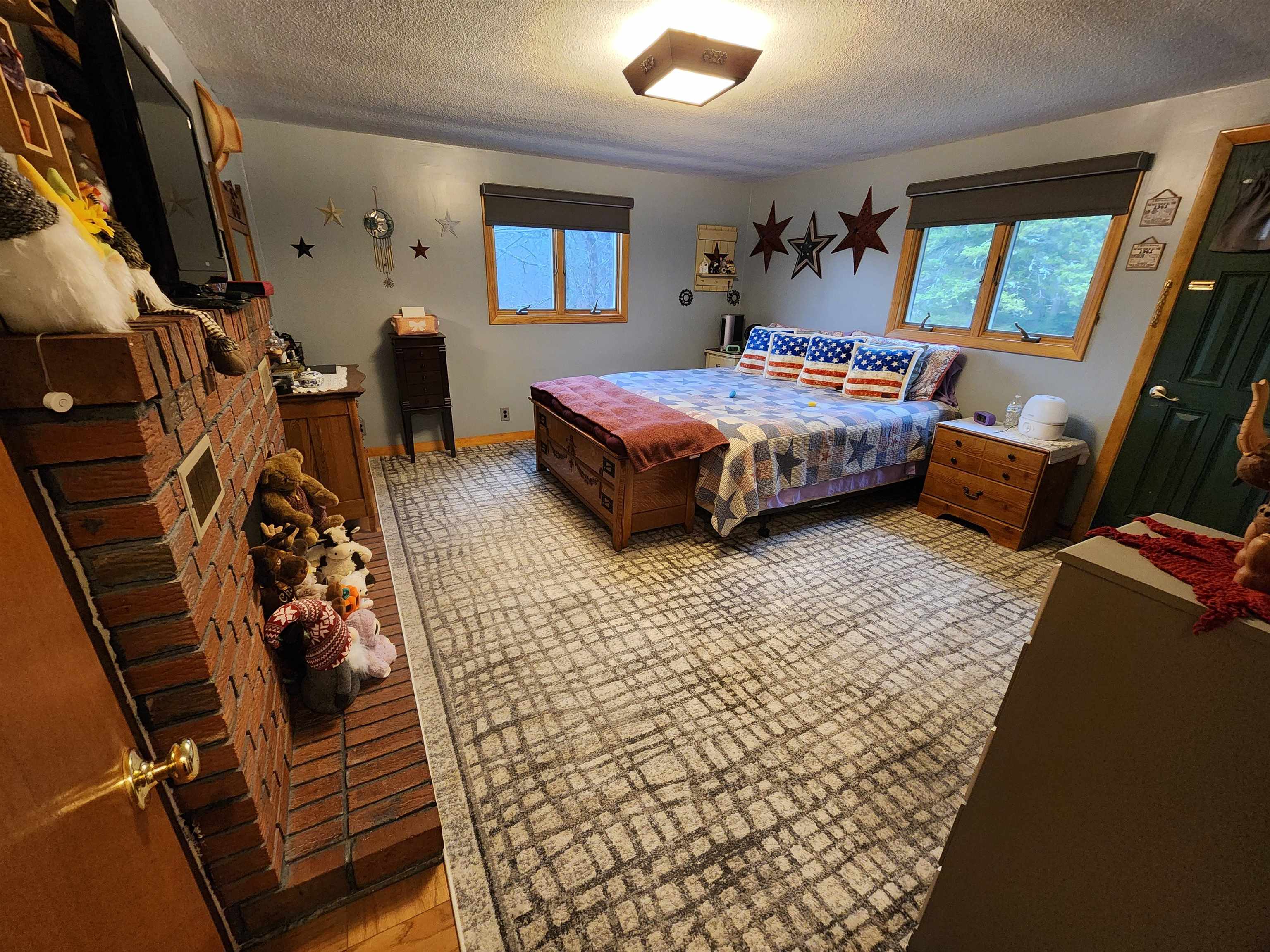 Photo 16 of 60