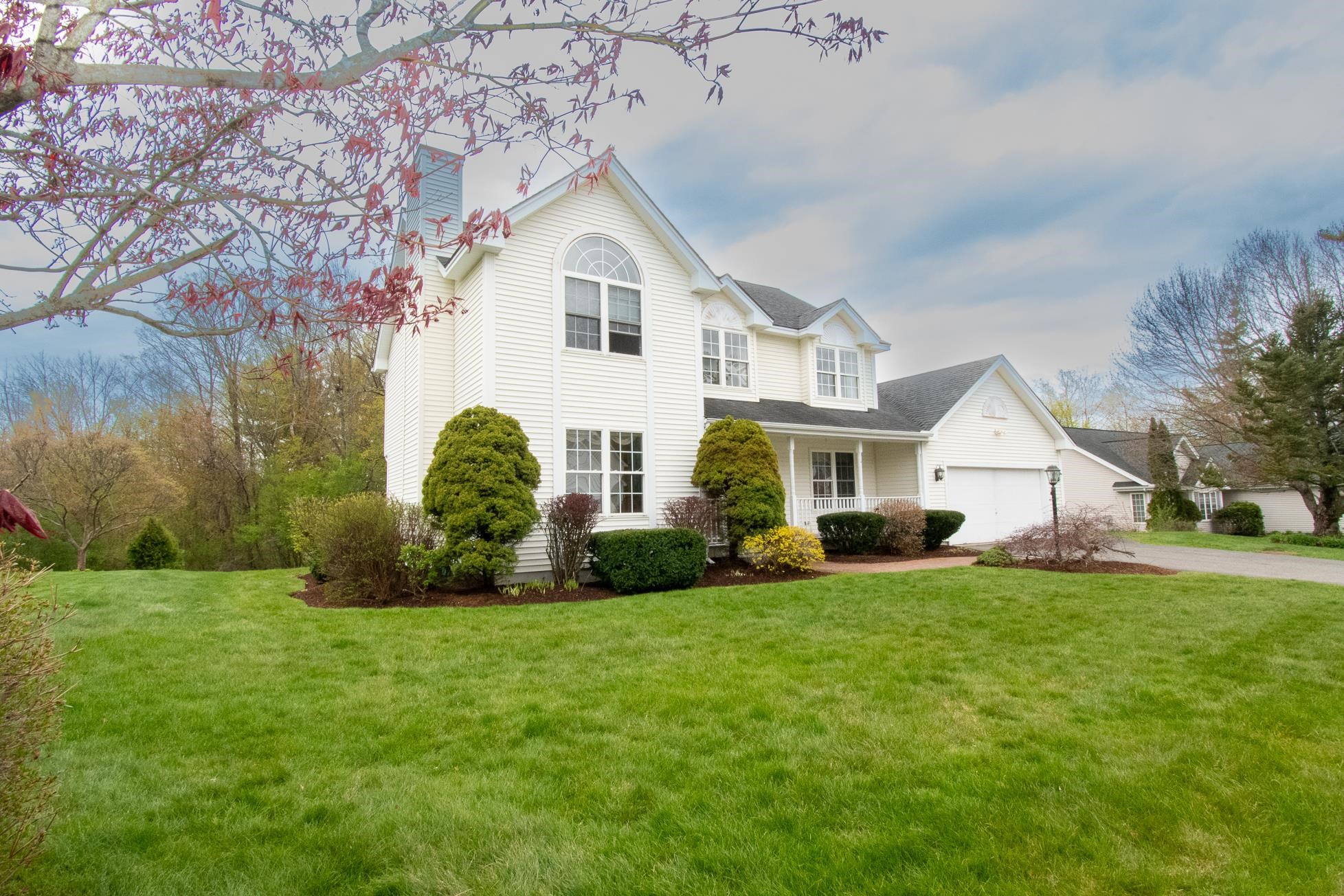 29 Mclane Ln, Manchester, NH 03104