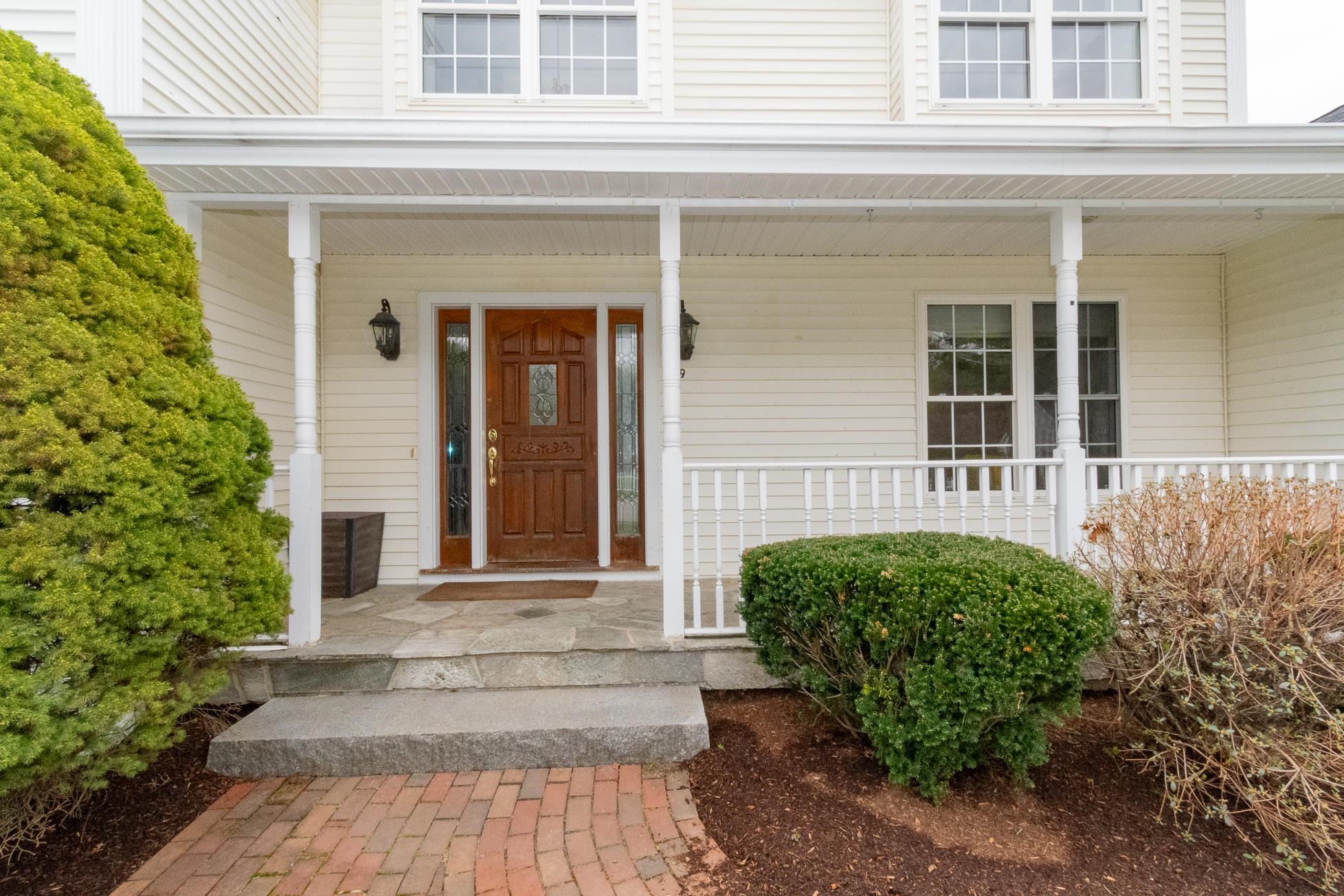 29 Mclane Ln, Manchester, NH 03104