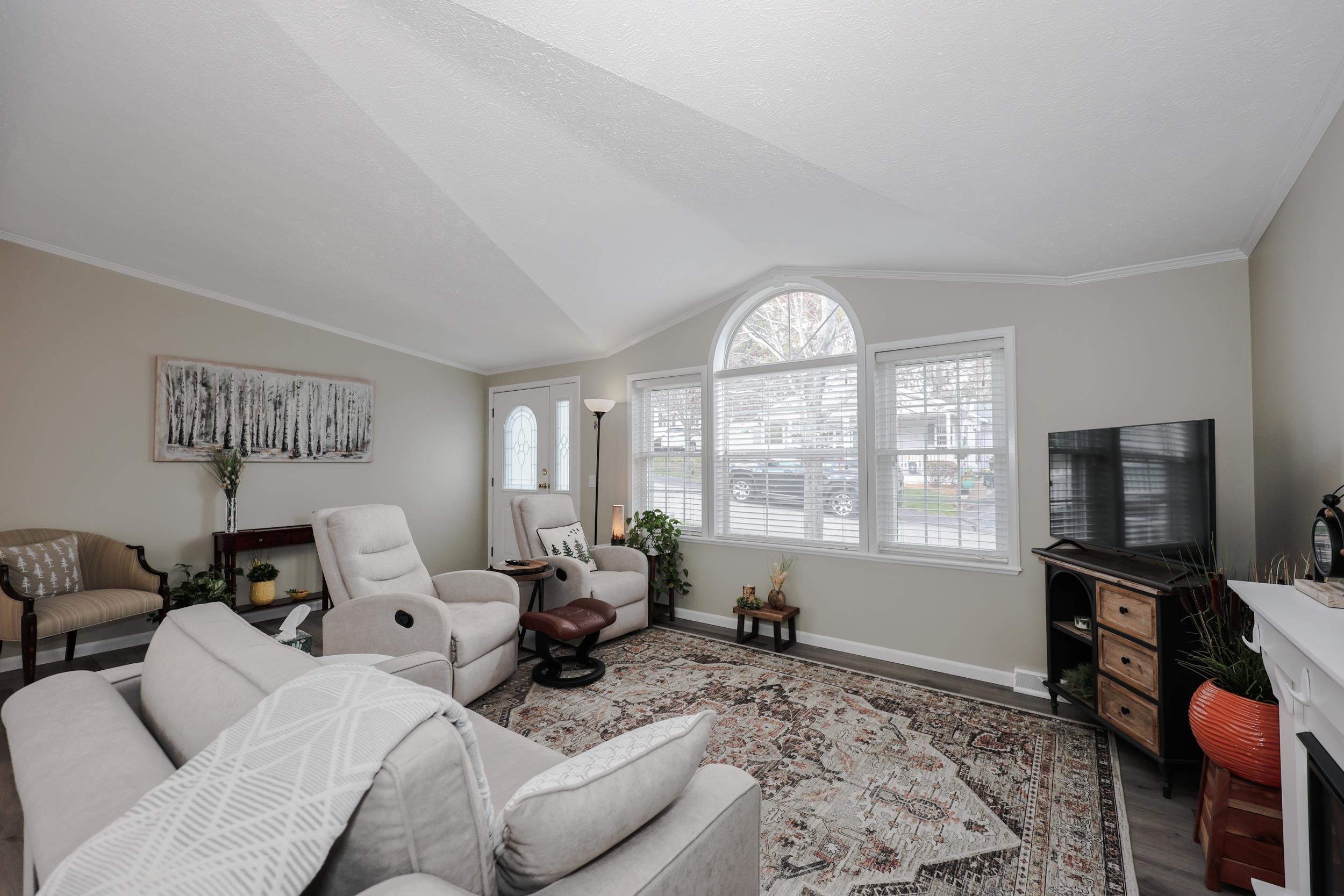 74 Heritage Way, Manchester, NH 03104