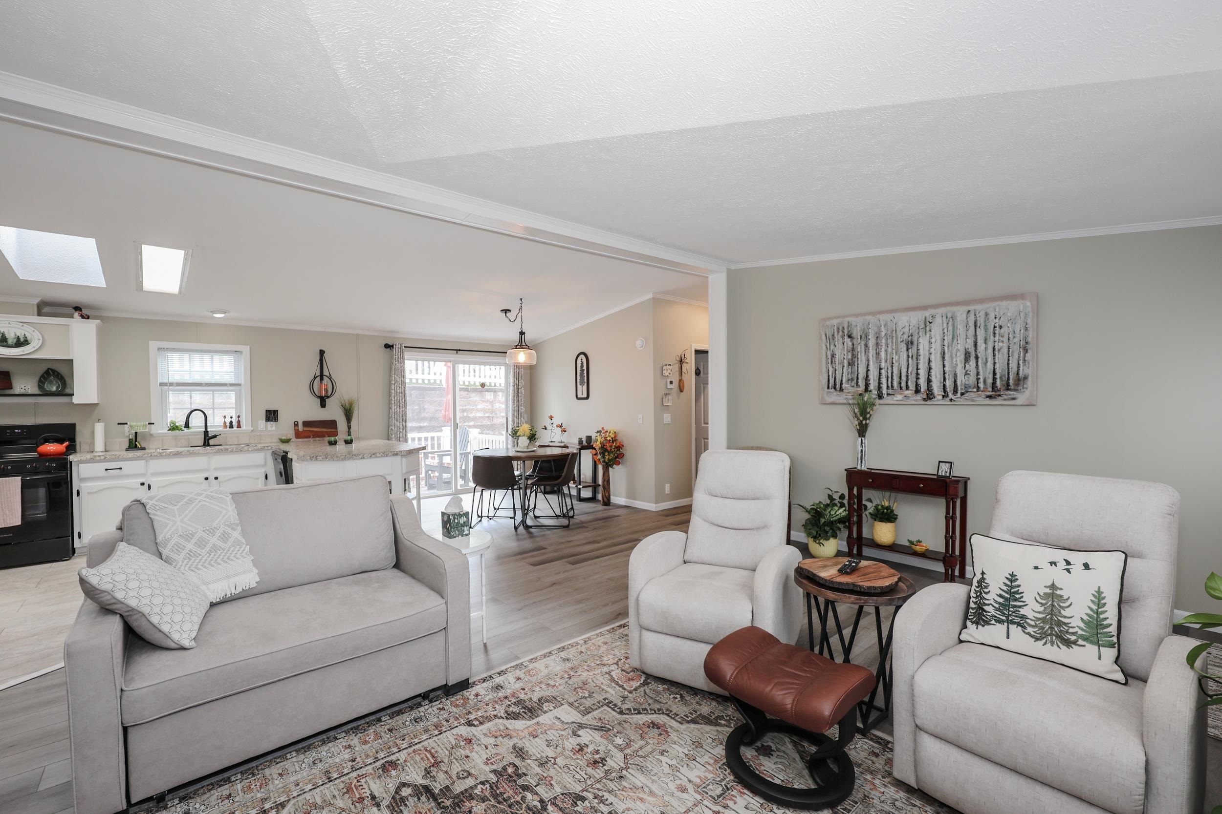 74 Heritage Way, Manchester, NH 03104